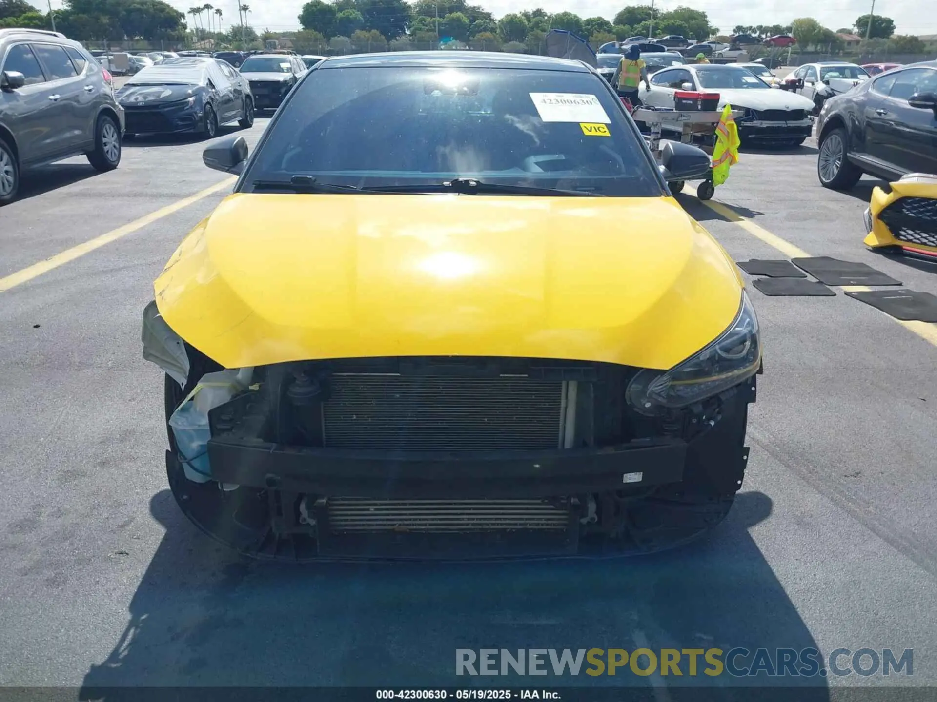 13 Photograph of a damaged car KMHTH6AB8KU005978 HYUNDAI VELOSTER 2019