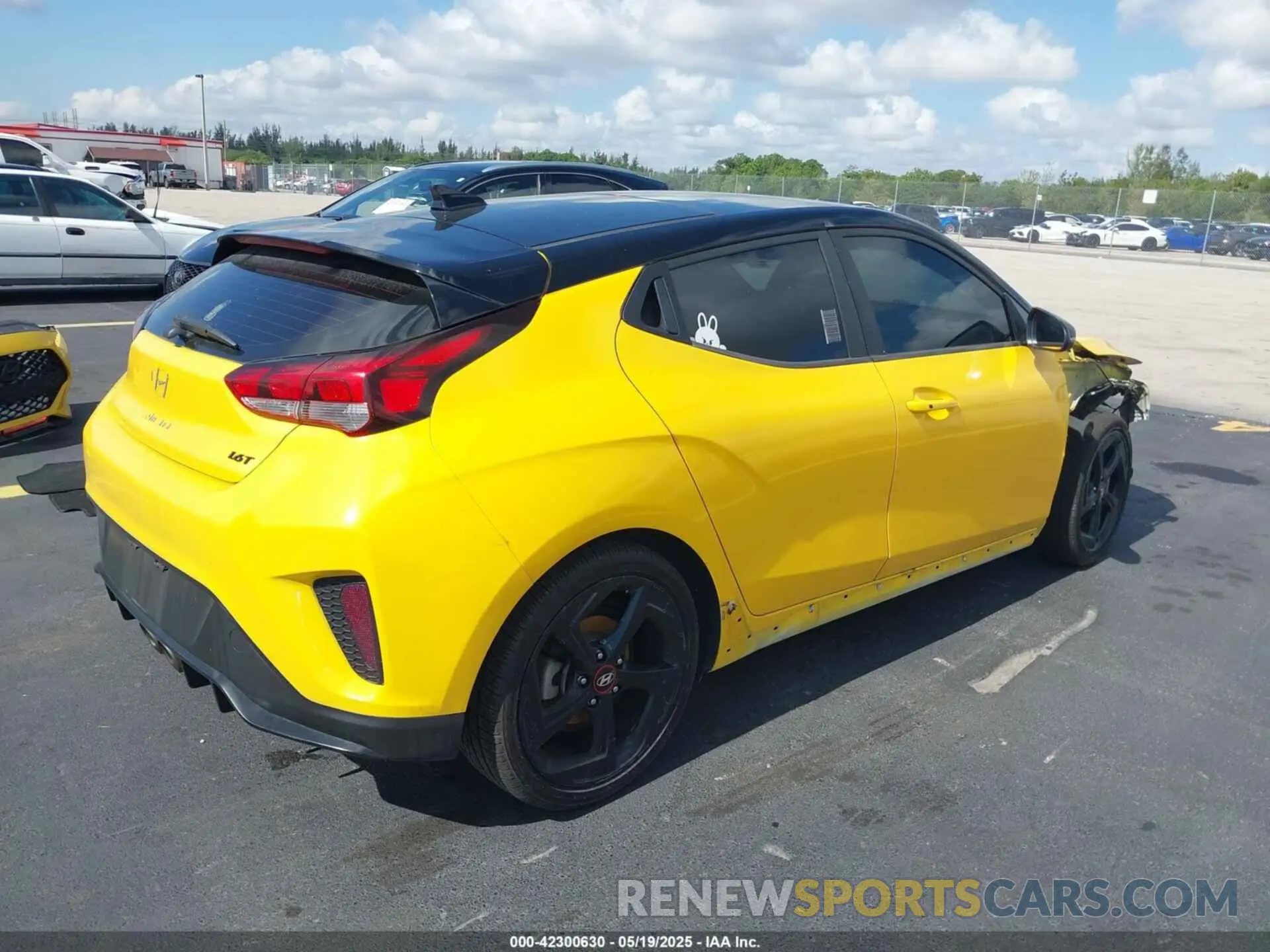 4 Photograph of a damaged car KMHTH6AB8KU005978 HYUNDAI VELOSTER 2019