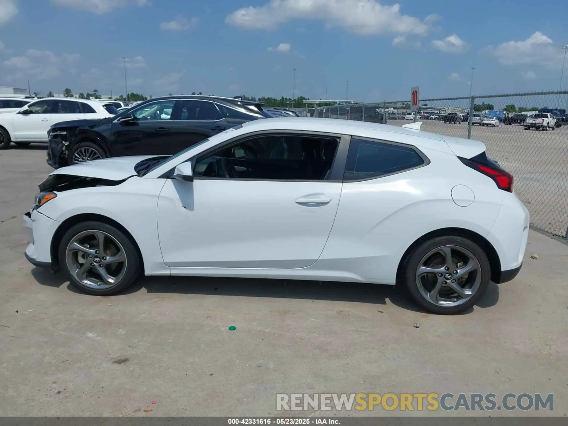 14 Photograph of a damaged car KMHTG6AF0LU029621 HYUNDAI VELOSTER 2020