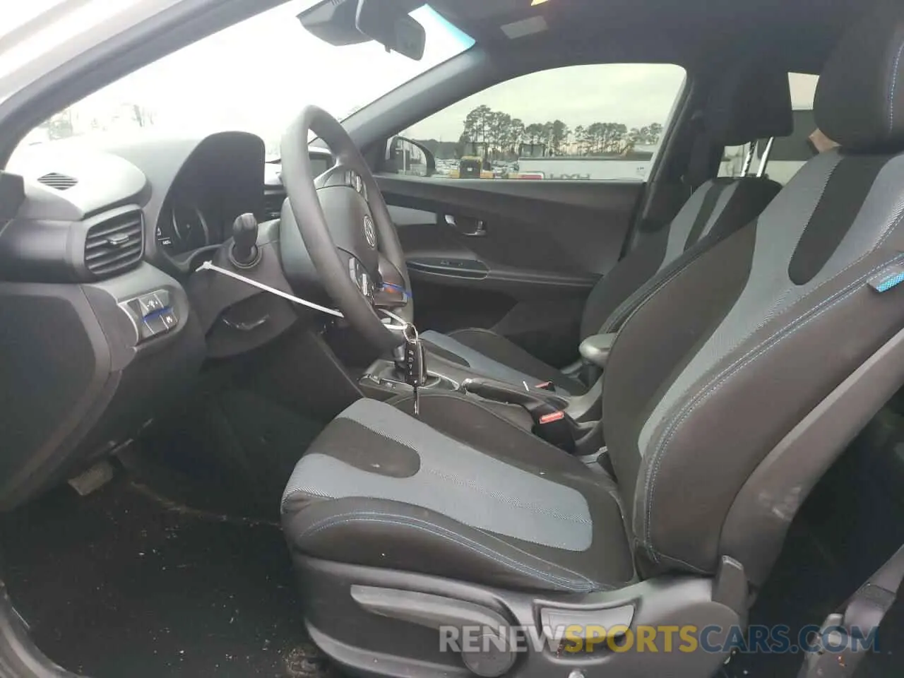 7 Photograph of a damaged car KMHTG6AF2LU022010 HYUNDAI VELOSTER 2020