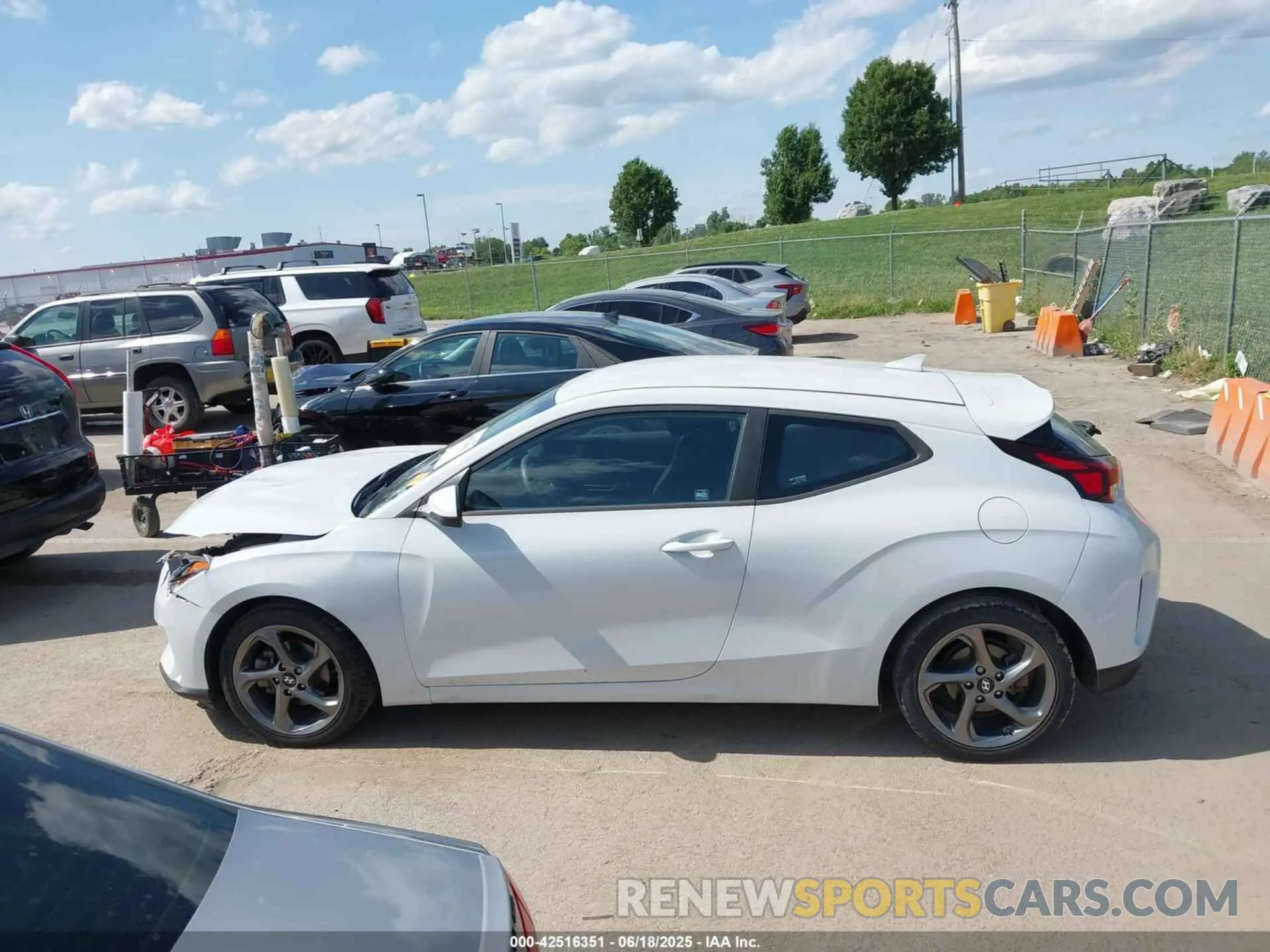 15 Photograph of a damaged car KMHTG6AF5LU020784 HYUNDAI VELOSTER 2020