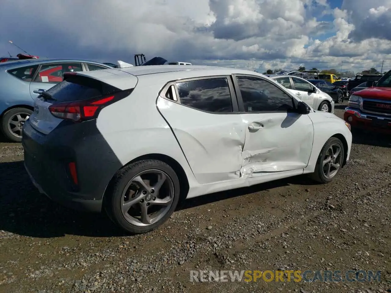 3 Photograph of a damaged car KMHTG6AF6LU030790 HYUNDAI VELOSTER 2020
