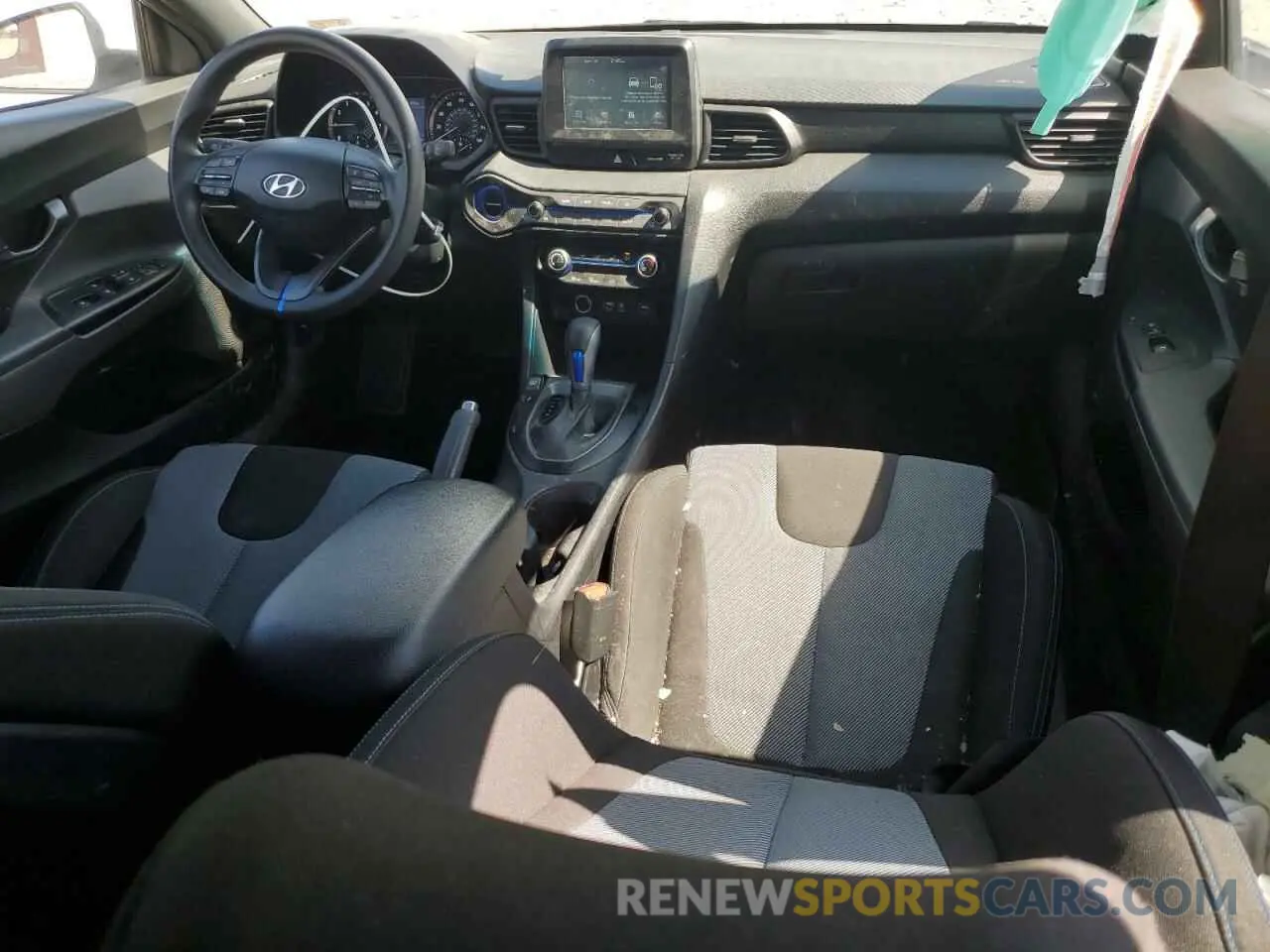 8 Photograph of a damaged car KMHTG6AF7LU024206 HYUNDAI VELOSTER 2020