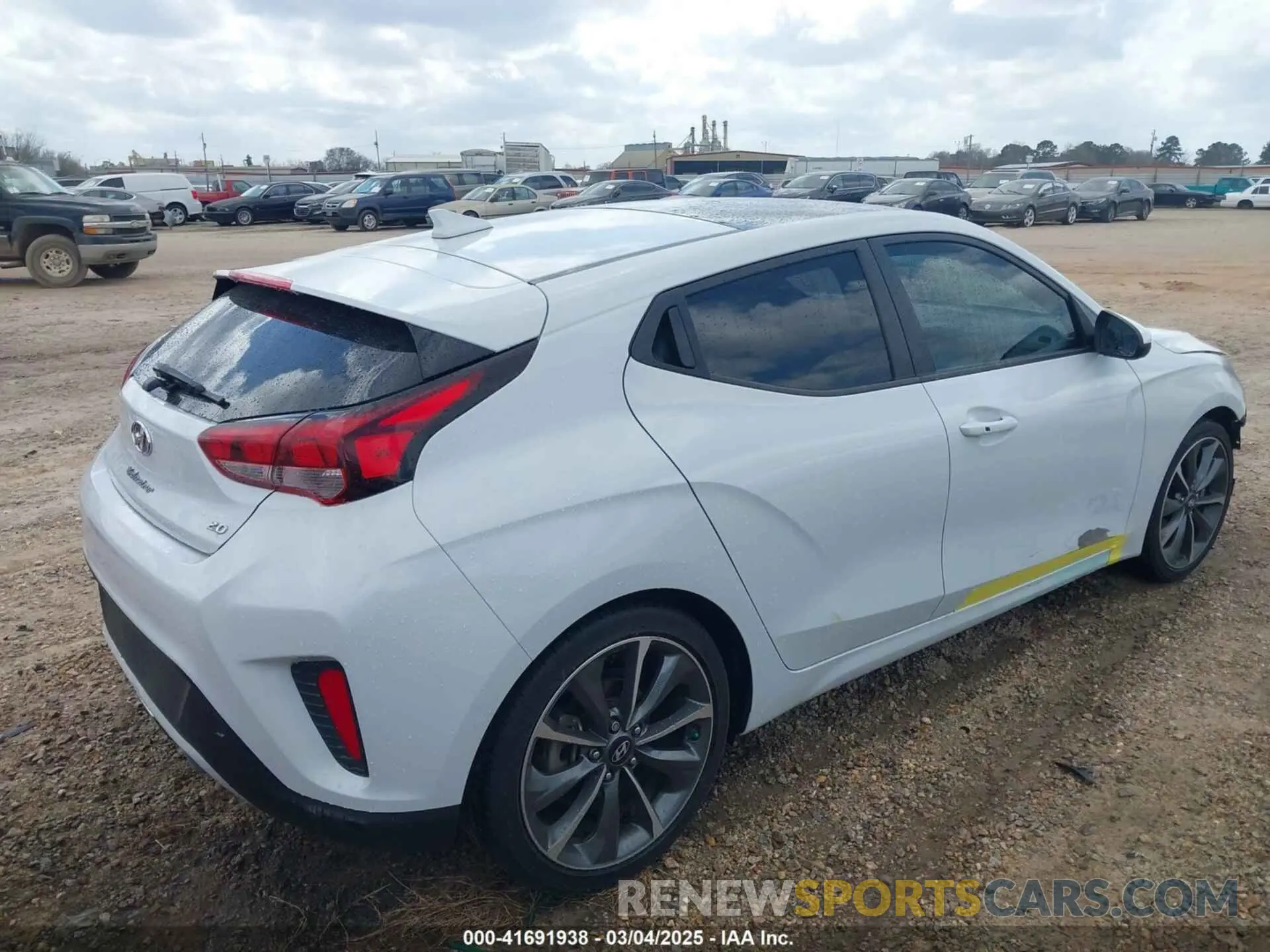 4 Photograph of a damaged car KMHTG6AF8LU022707 HYUNDAI VELOSTER 2020