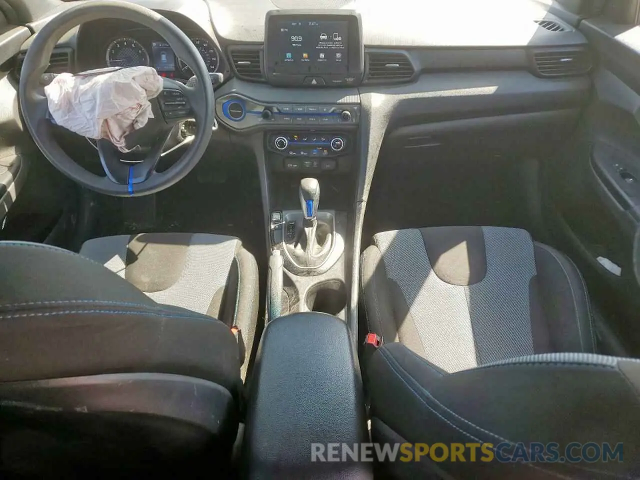 8 Photograph of a damaged car KMHTG6AF9LU024790 HYUNDAI VELOSTER 2020