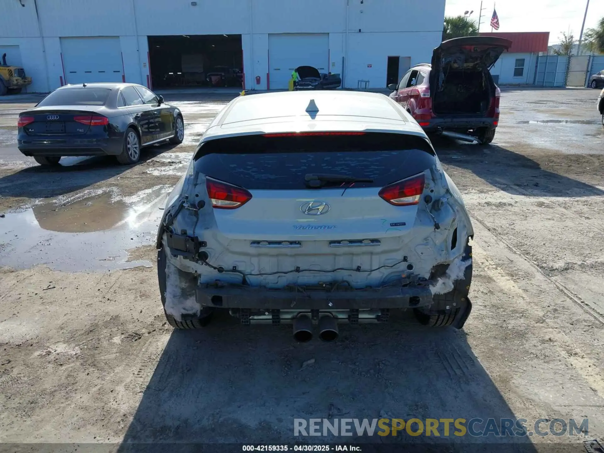 17 Photograph of a damaged car KMHTH6AB0LU026664 HYUNDAI VELOSTER 2020
