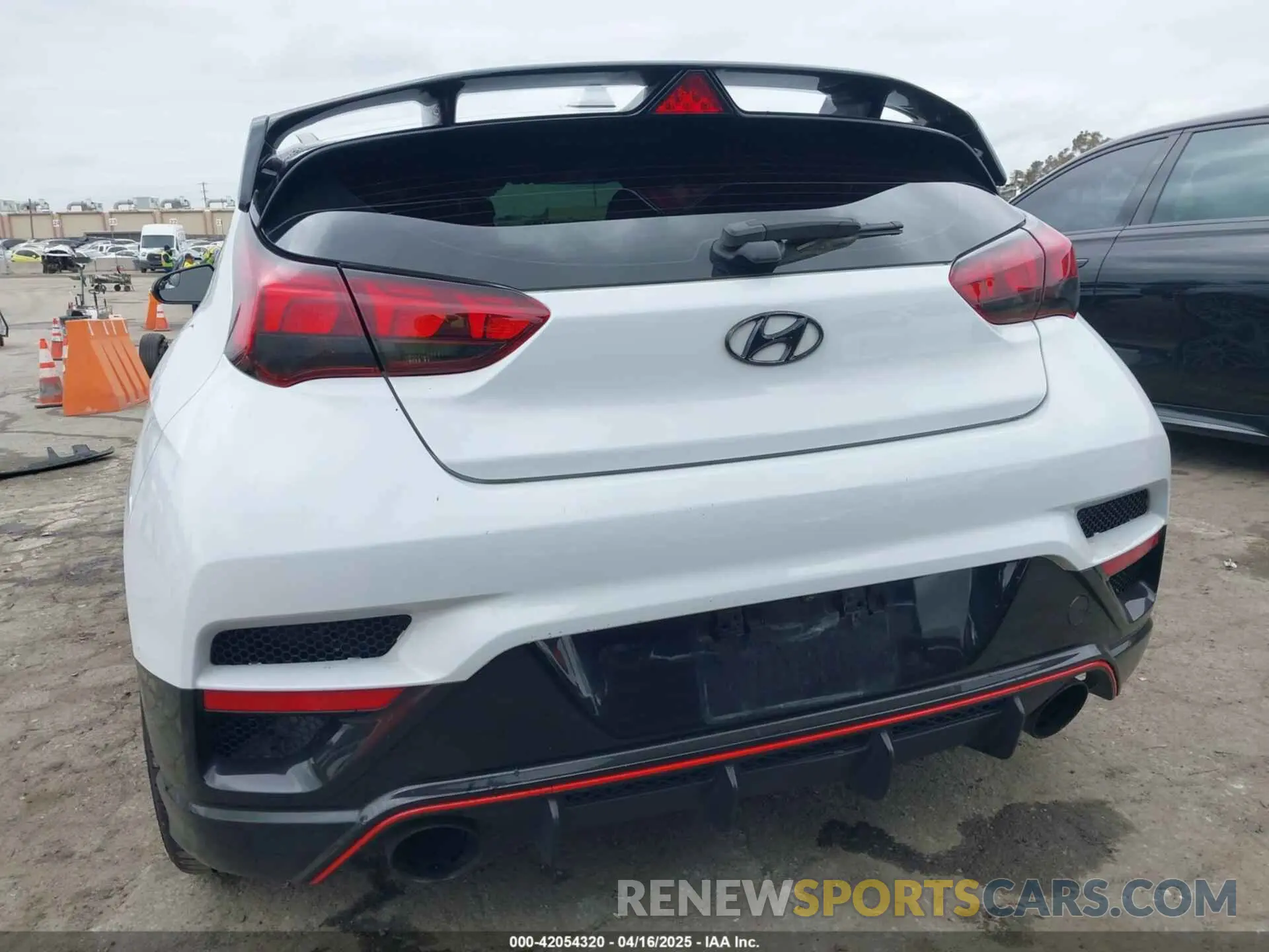 16 Photograph of a damaged car KMHT36AH1LU005678 HYUNDAI VELOSTER N 2020