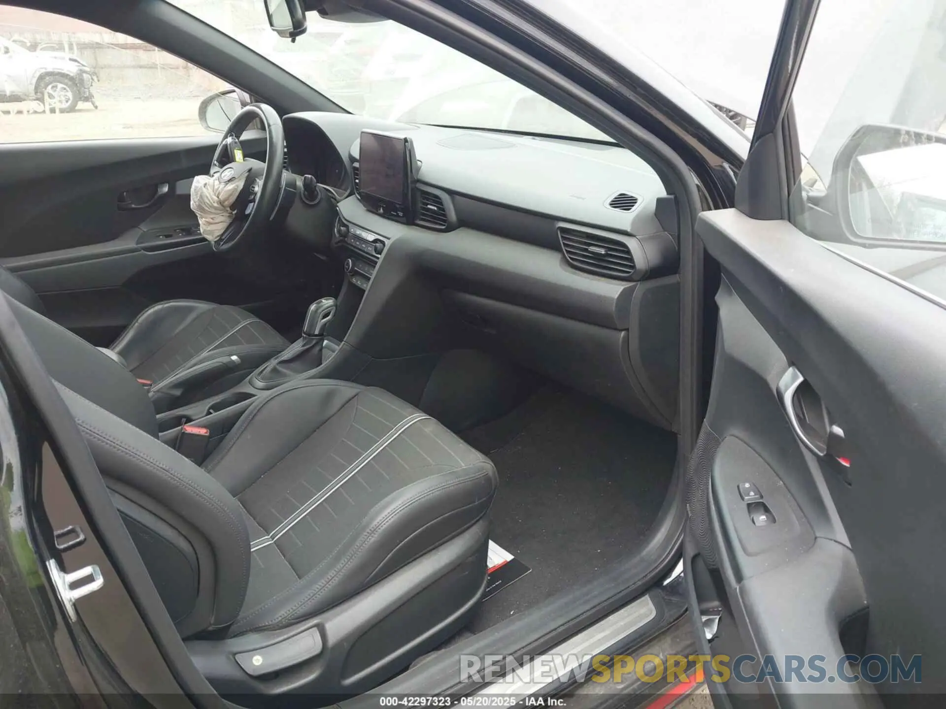 5 Photograph of a damaged car KMHT36AH0NU015217 HYUNDAI VELOSTER N 2022