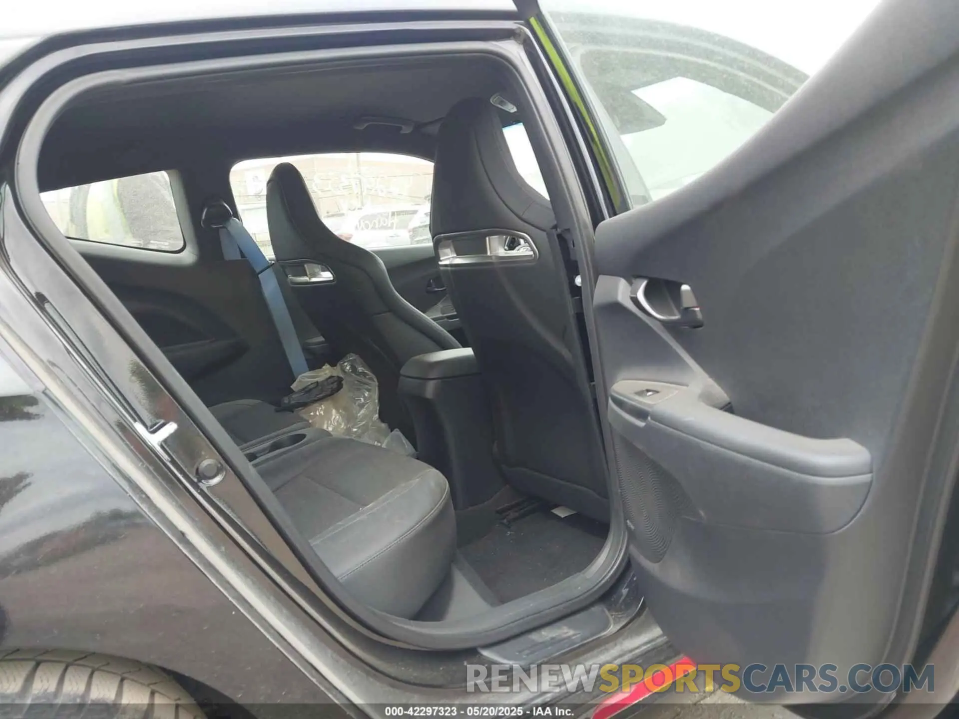 8 Photograph of a damaged car KMHT36AH0NU015217 HYUNDAI VELOSTER N 2022