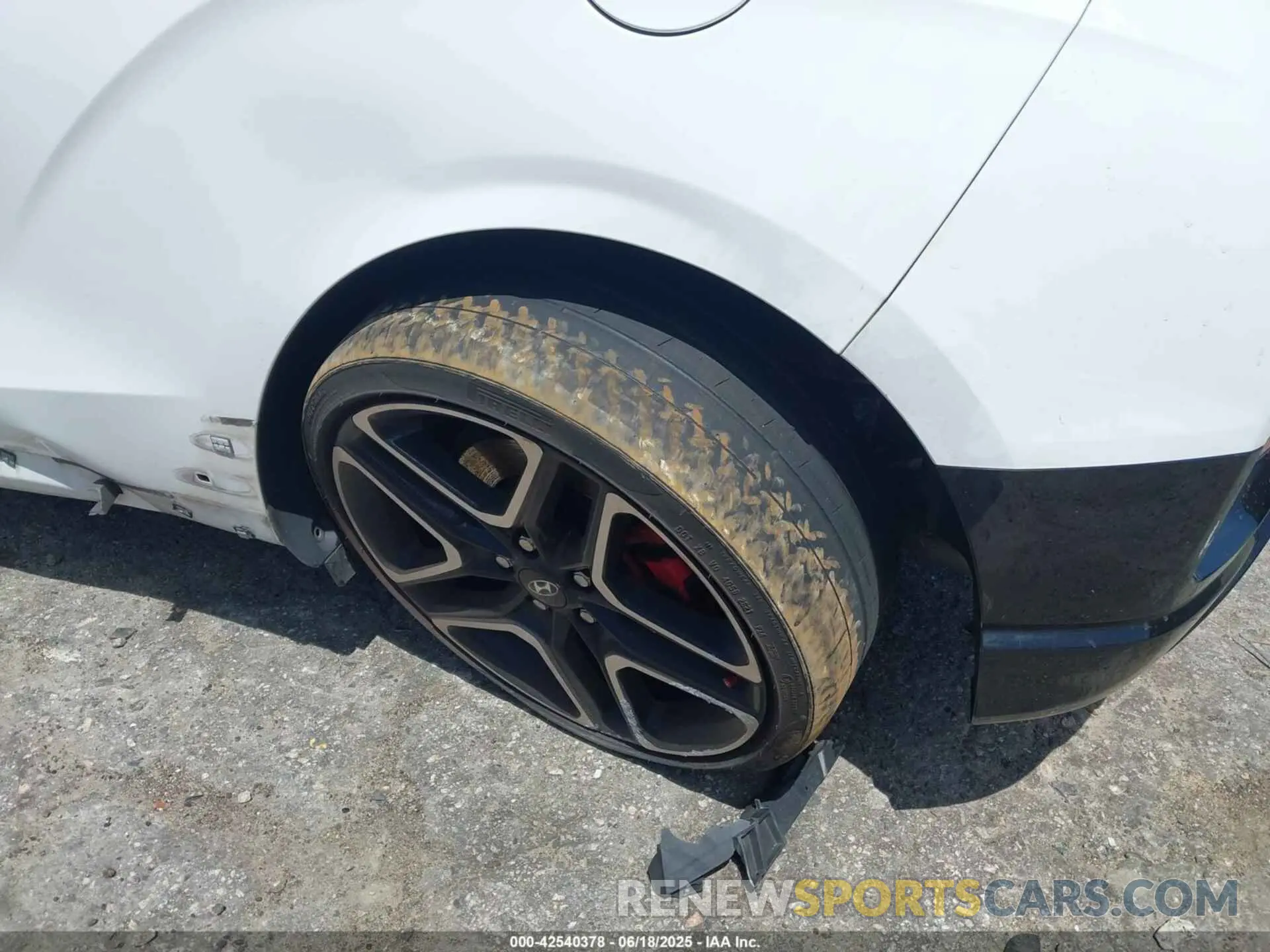 19 Photograph of a damaged car KMHT36AH3NU014434 HYUNDAI VELOSTER N 2022