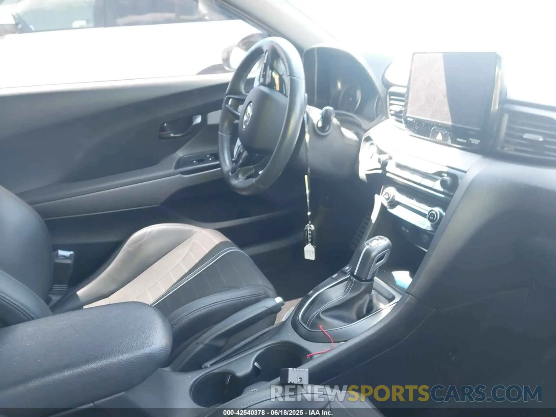 5 Photograph of a damaged car KMHT36AH3NU014434 HYUNDAI VELOSTER N 2022