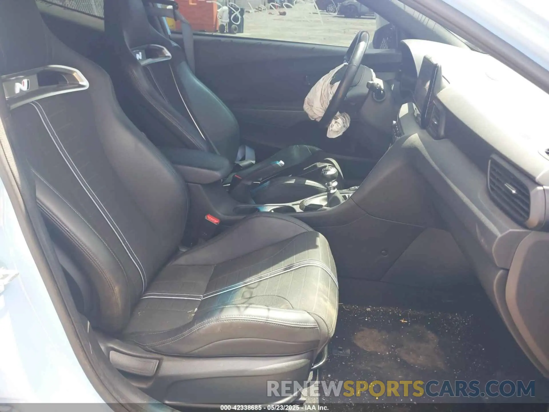 5 Photograph of a damaged car KMHT36AH6NU015285 HYUNDAI VELOSTER N 2022