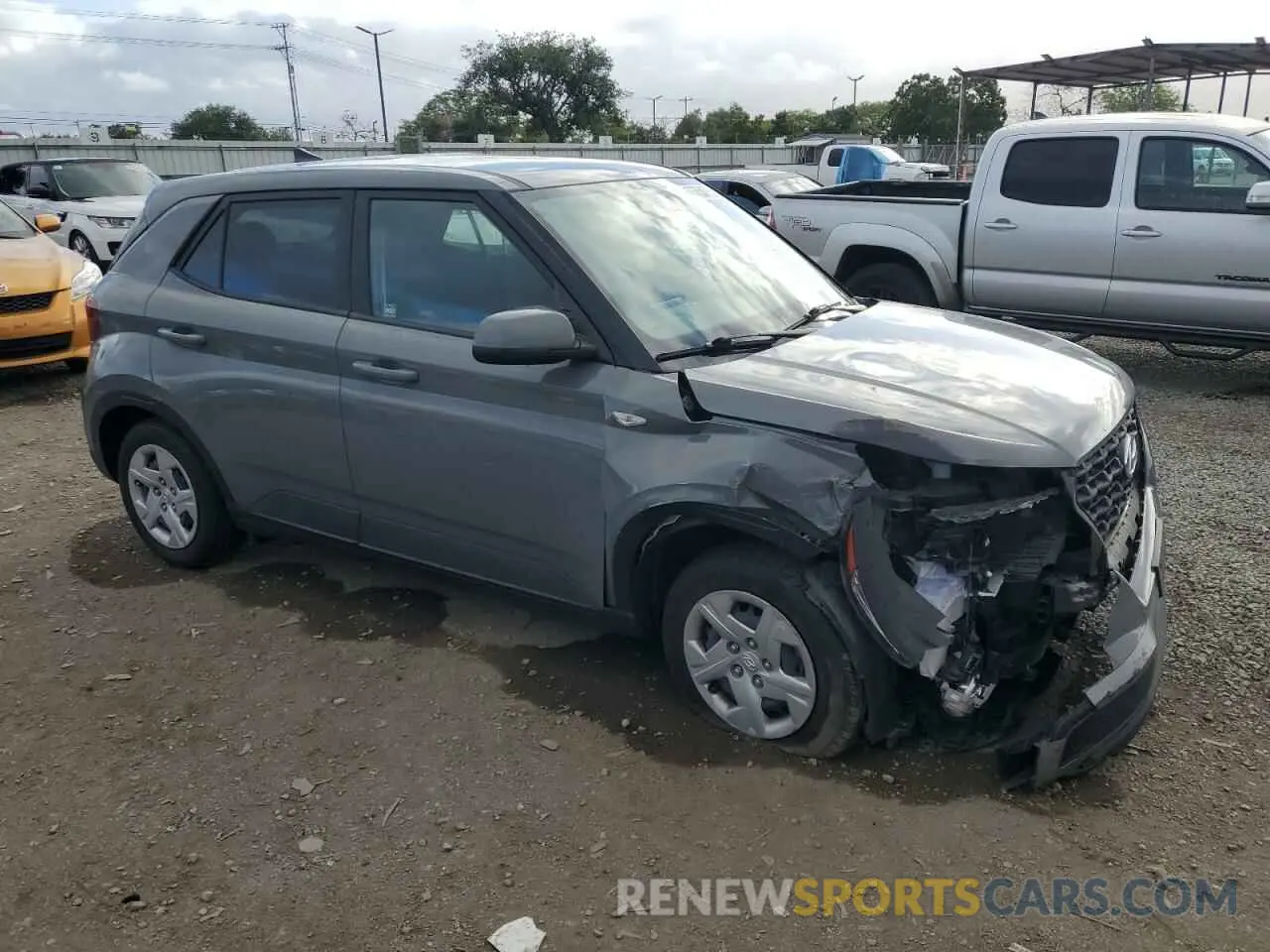 4 Photograph of a damaged car KMHRB8A34LU030202 HYUNDAI VENUE 2020