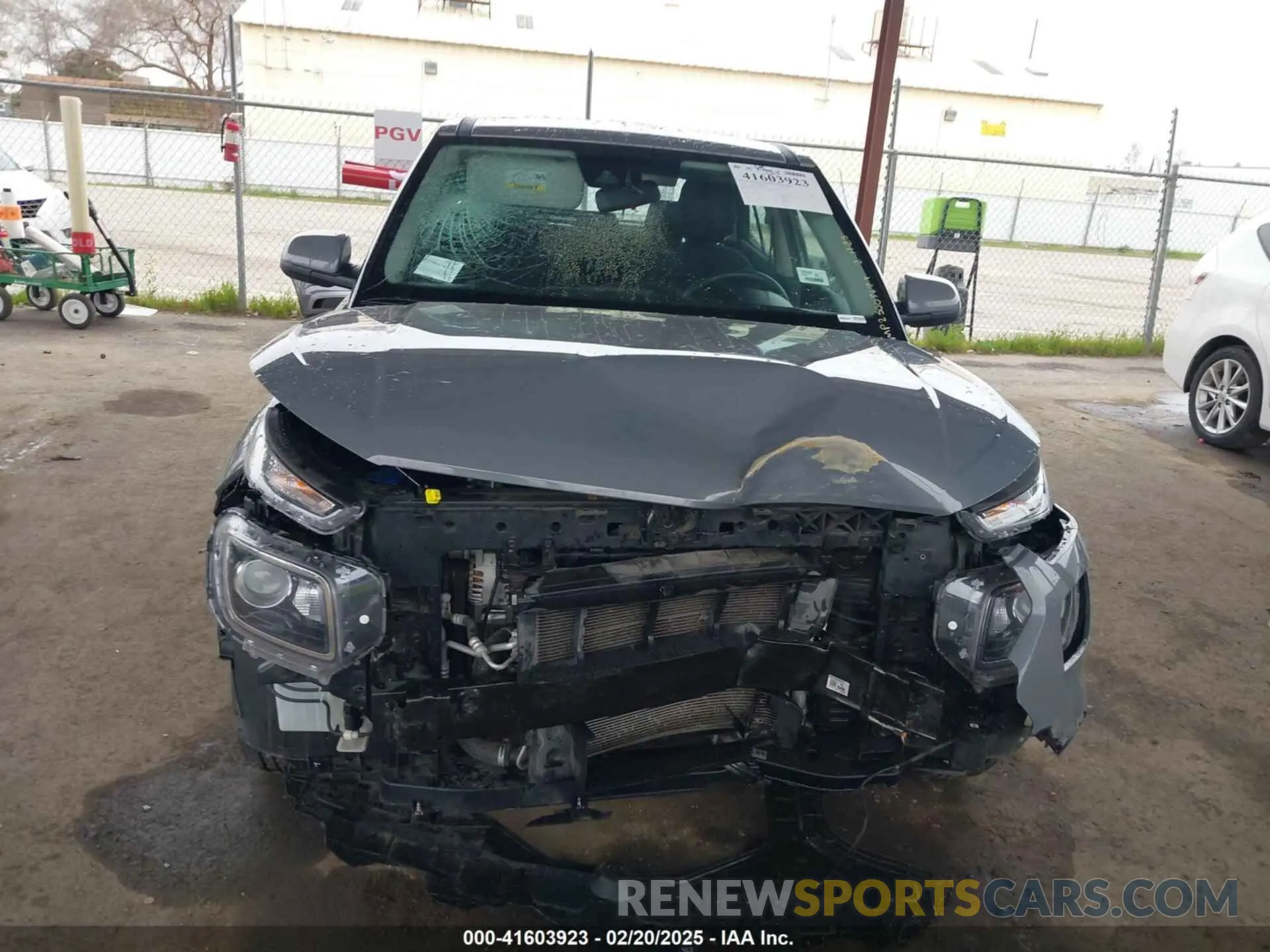 13 Photograph of a damaged car KMHRB8A35LU027082 HYUNDAI VENUE 2020