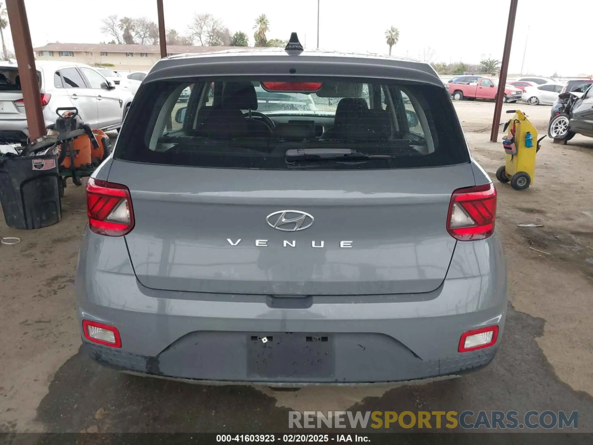 17 Photograph of a damaged car KMHRB8A35LU027082 HYUNDAI VENUE 2020