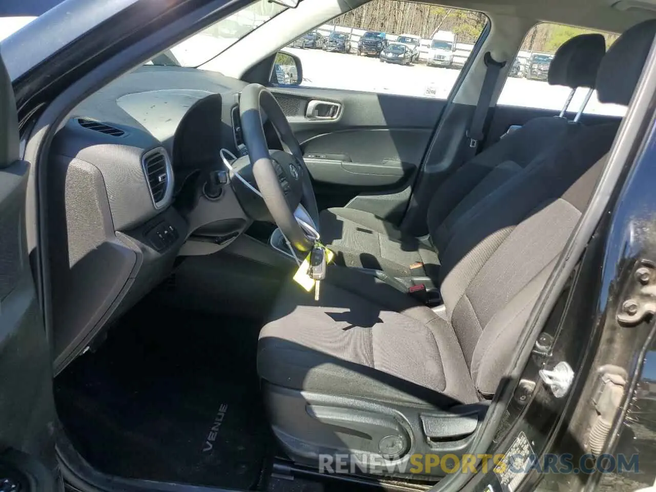 7 Photograph of a damaged car KMHRB8A35LU037661 HYUNDAI VENUE 2020