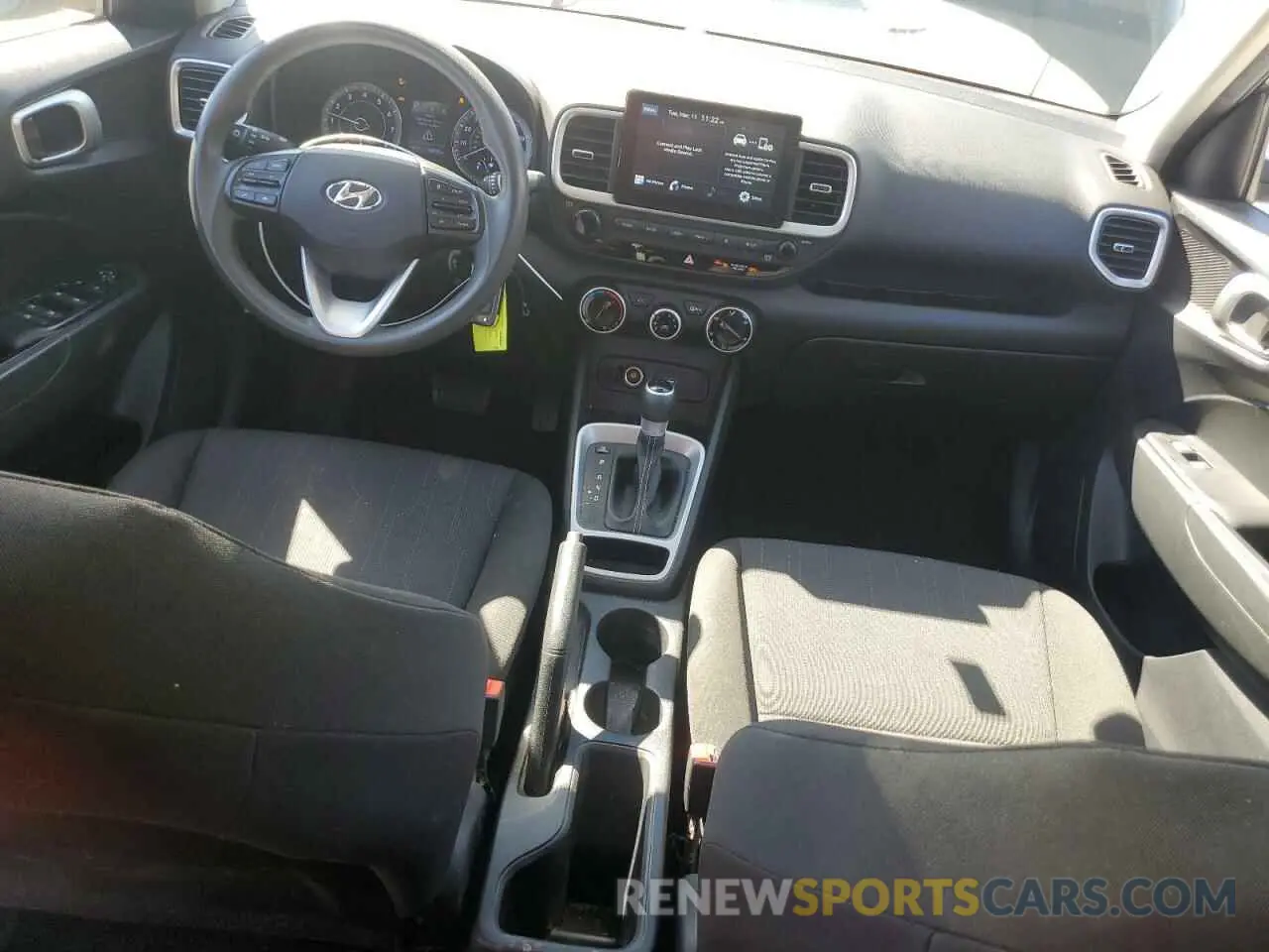 8 Photograph of a damaged car KMHRB8A35LU037661 HYUNDAI VENUE 2020