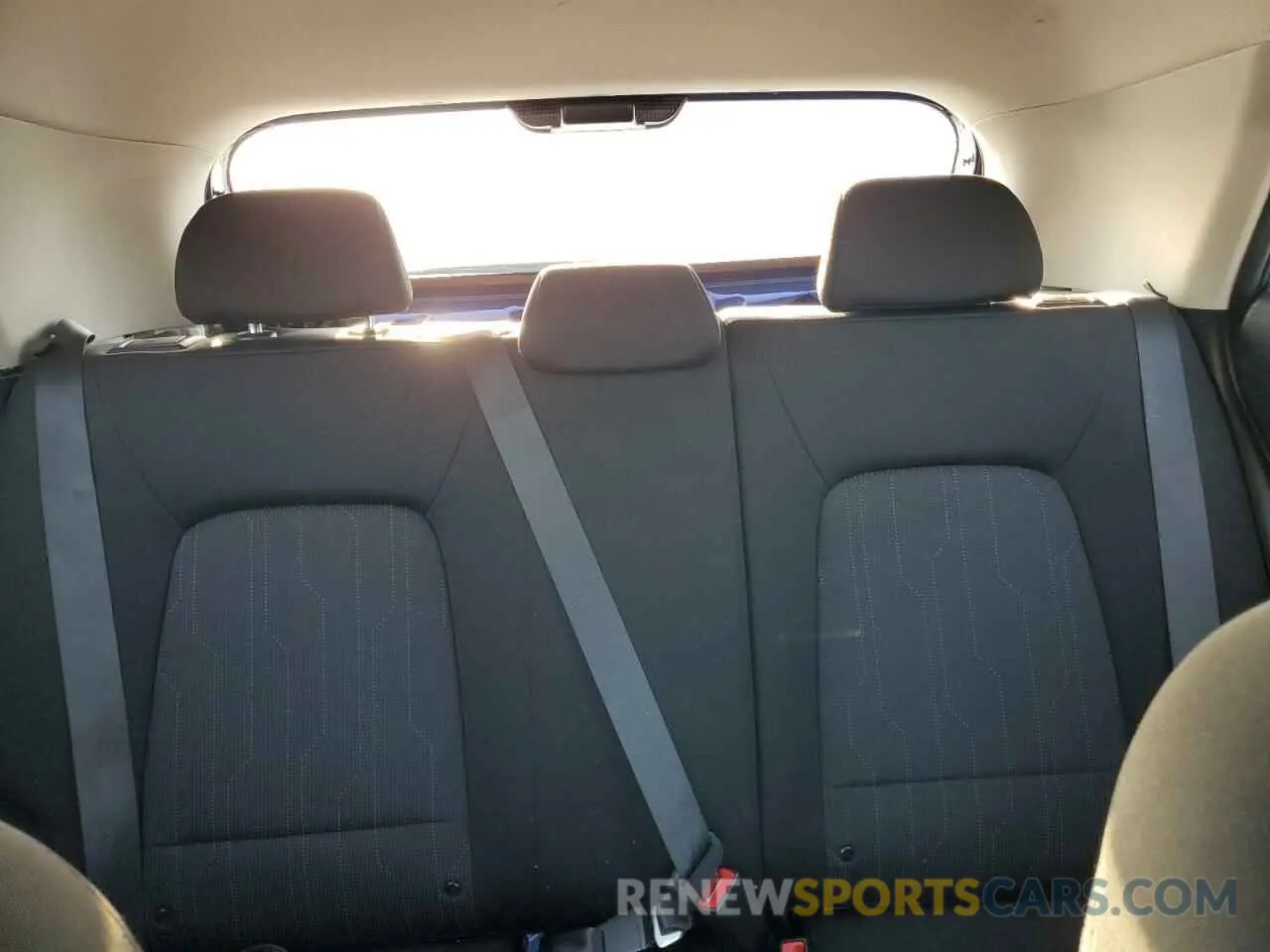 10 Photograph of a damaged car KMHRB8A36LU020951 HYUNDAI VENUE 2020