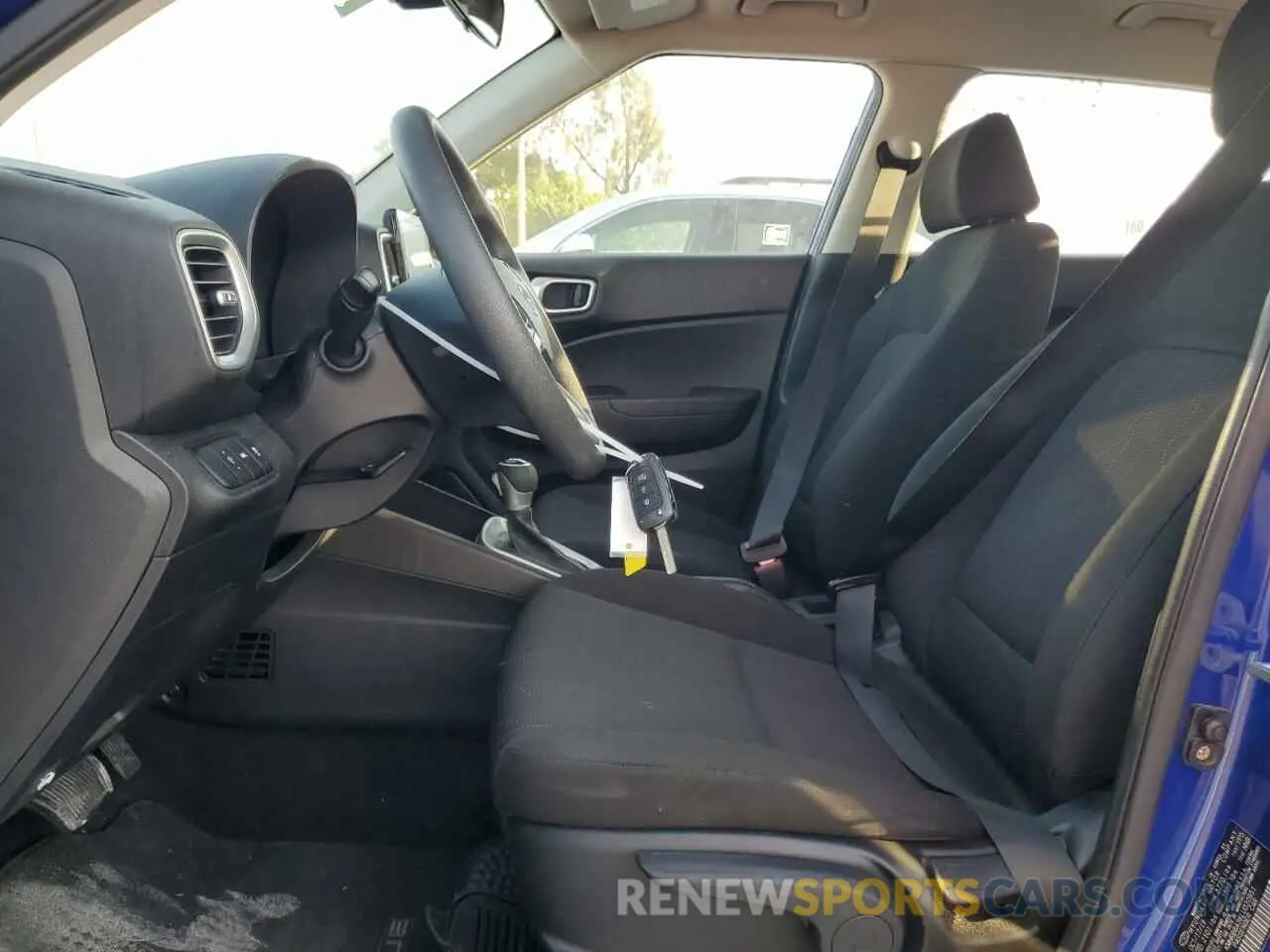 7 Photograph of a damaged car KMHRB8A36LU020951 HYUNDAI VENUE 2020