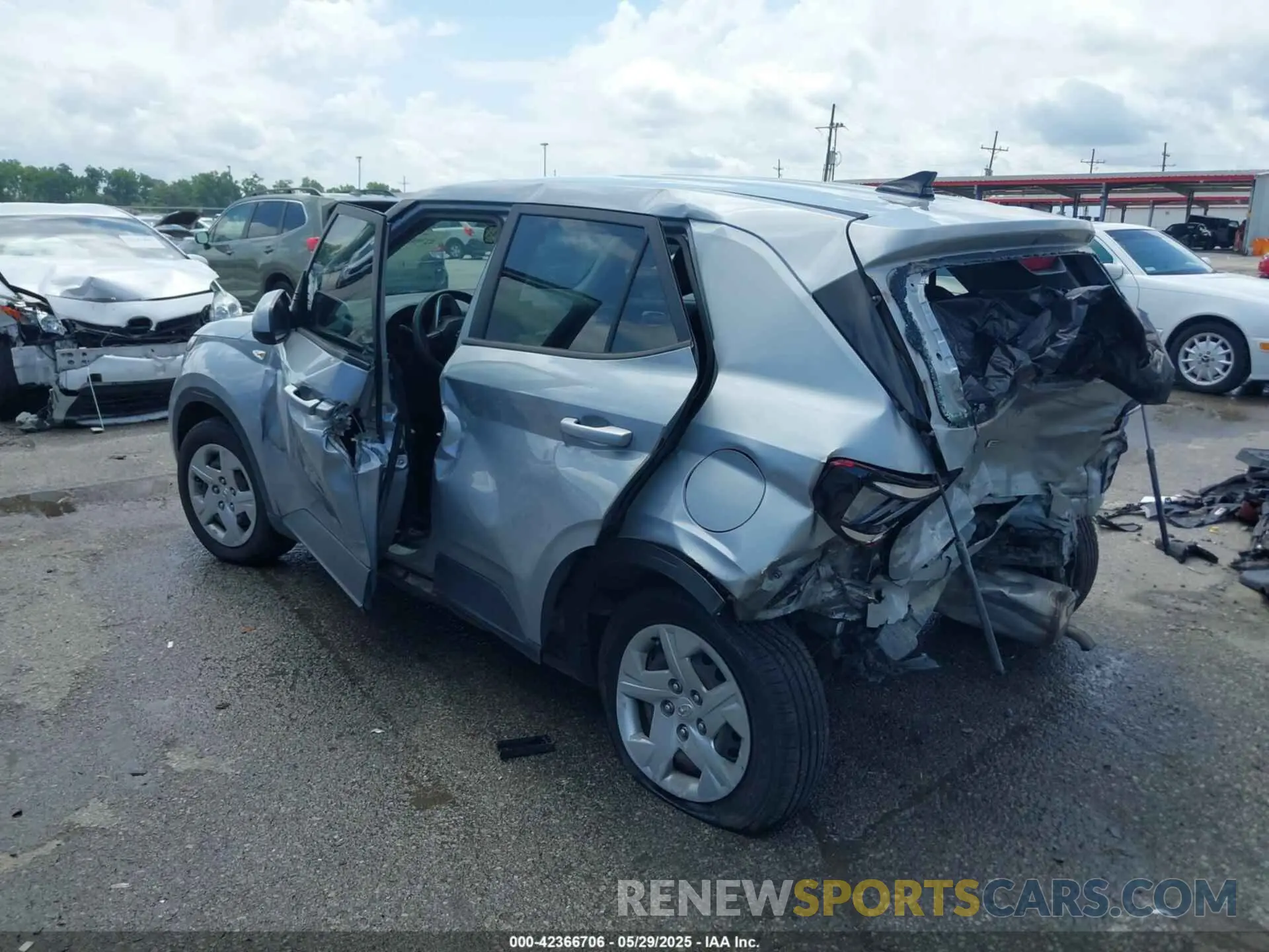 3 Photograph of a damaged car KMHRB8A36LU030024 HYUNDAI VENUE 2020