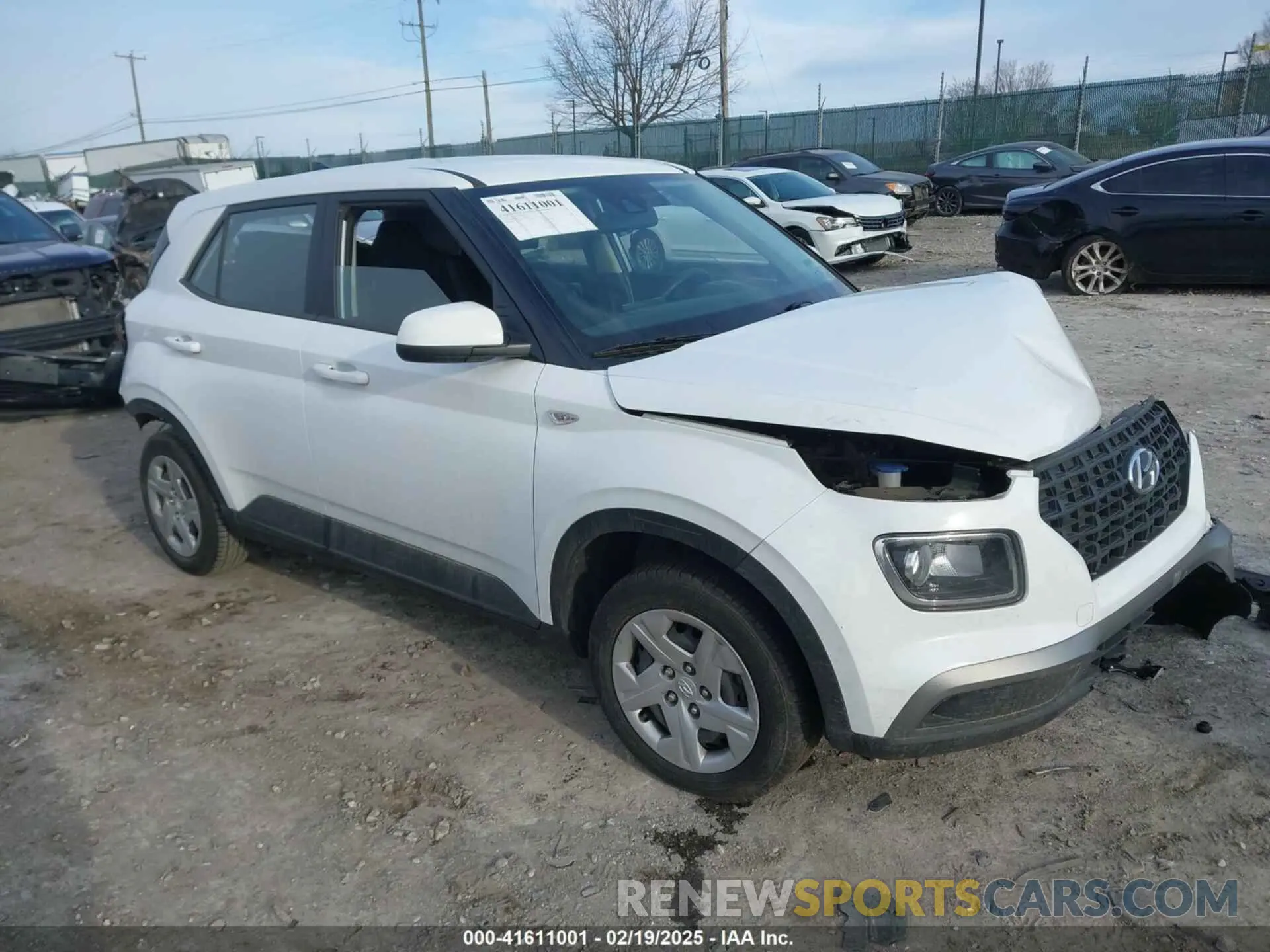 1 Photograph of a damaged car KMHRB8A36LU038494 HYUNDAI VENUE 2020