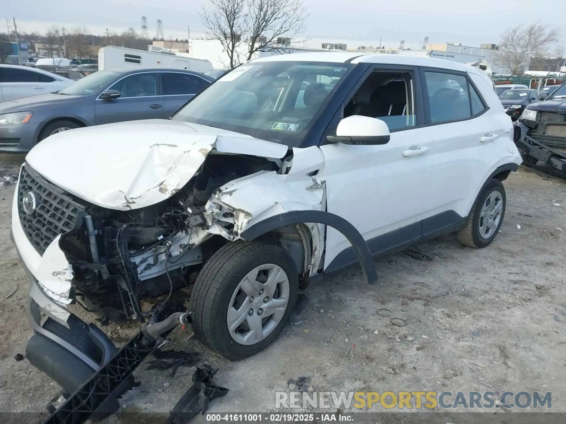 2 Photograph of a damaged car KMHRB8A36LU038494 HYUNDAI VENUE 2020