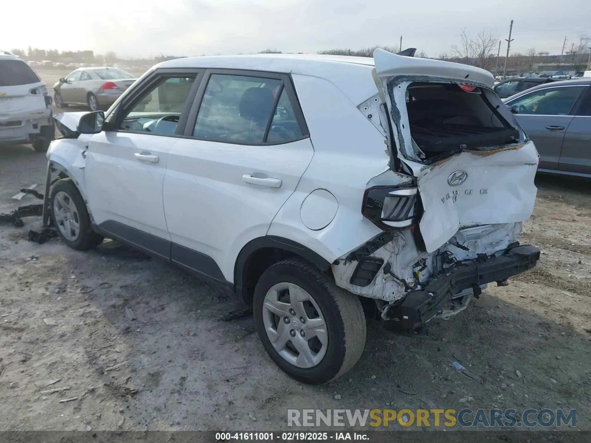 3 Photograph of a damaged car KMHRB8A36LU038494 HYUNDAI VENUE 2020