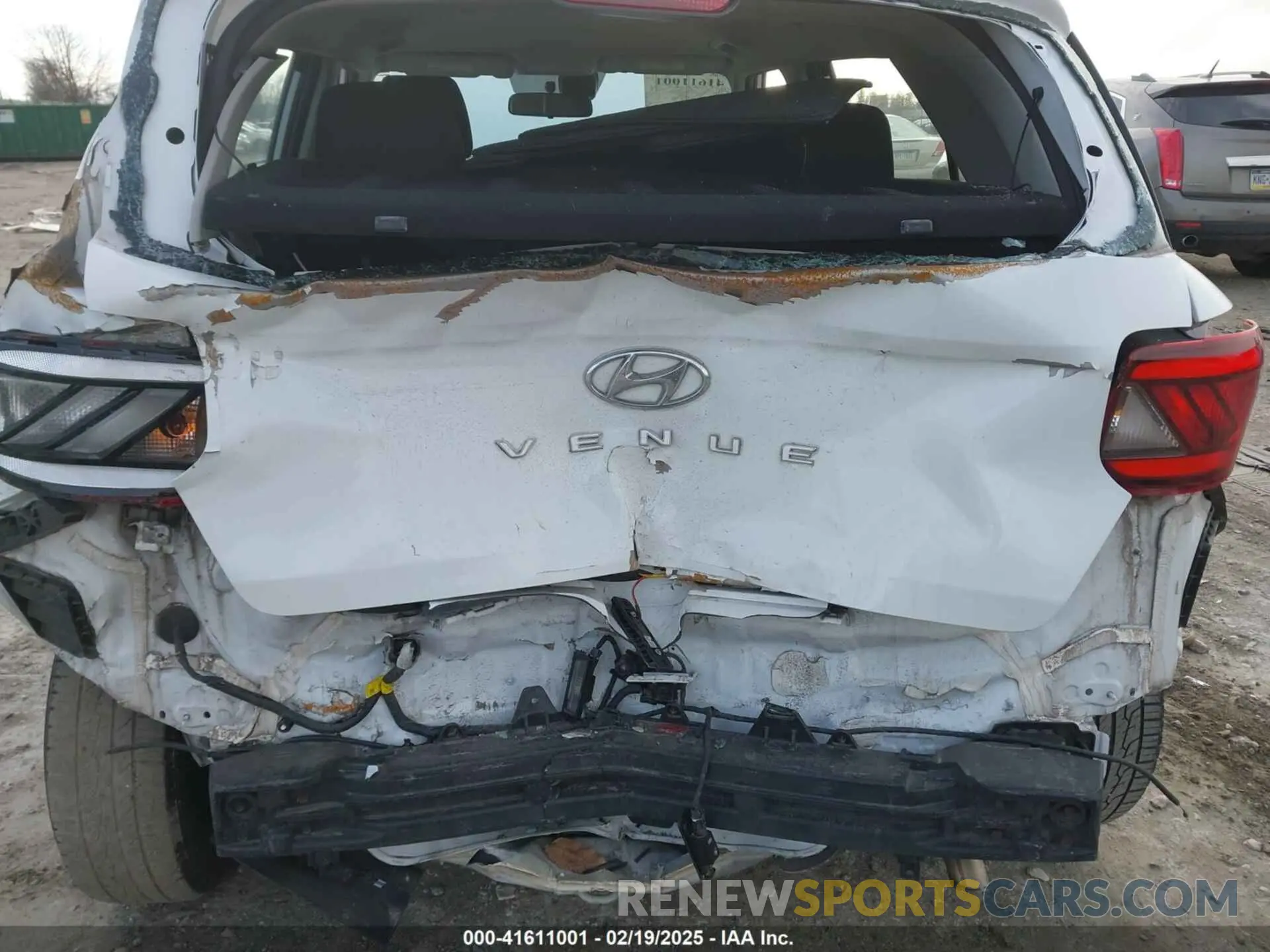 6 Photograph of a damaged car KMHRB8A36LU038494 HYUNDAI VENUE 2020
