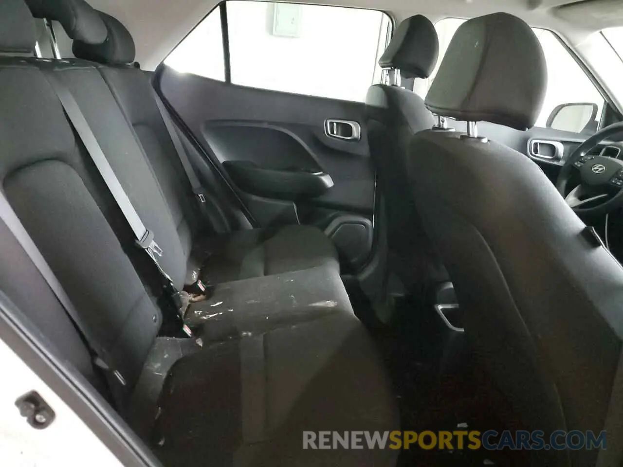 10 Photograph of a damaged car KMHRB8A37LU025883 HYUNDAI VENUE 2020