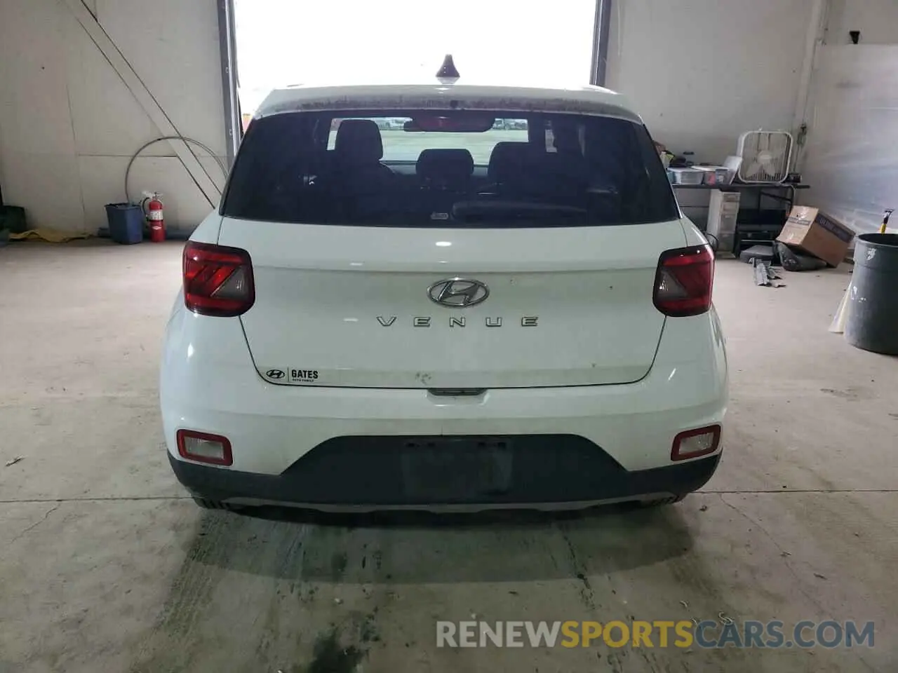 6 Photograph of a damaged car KMHRB8A37LU025883 HYUNDAI VENUE 2020