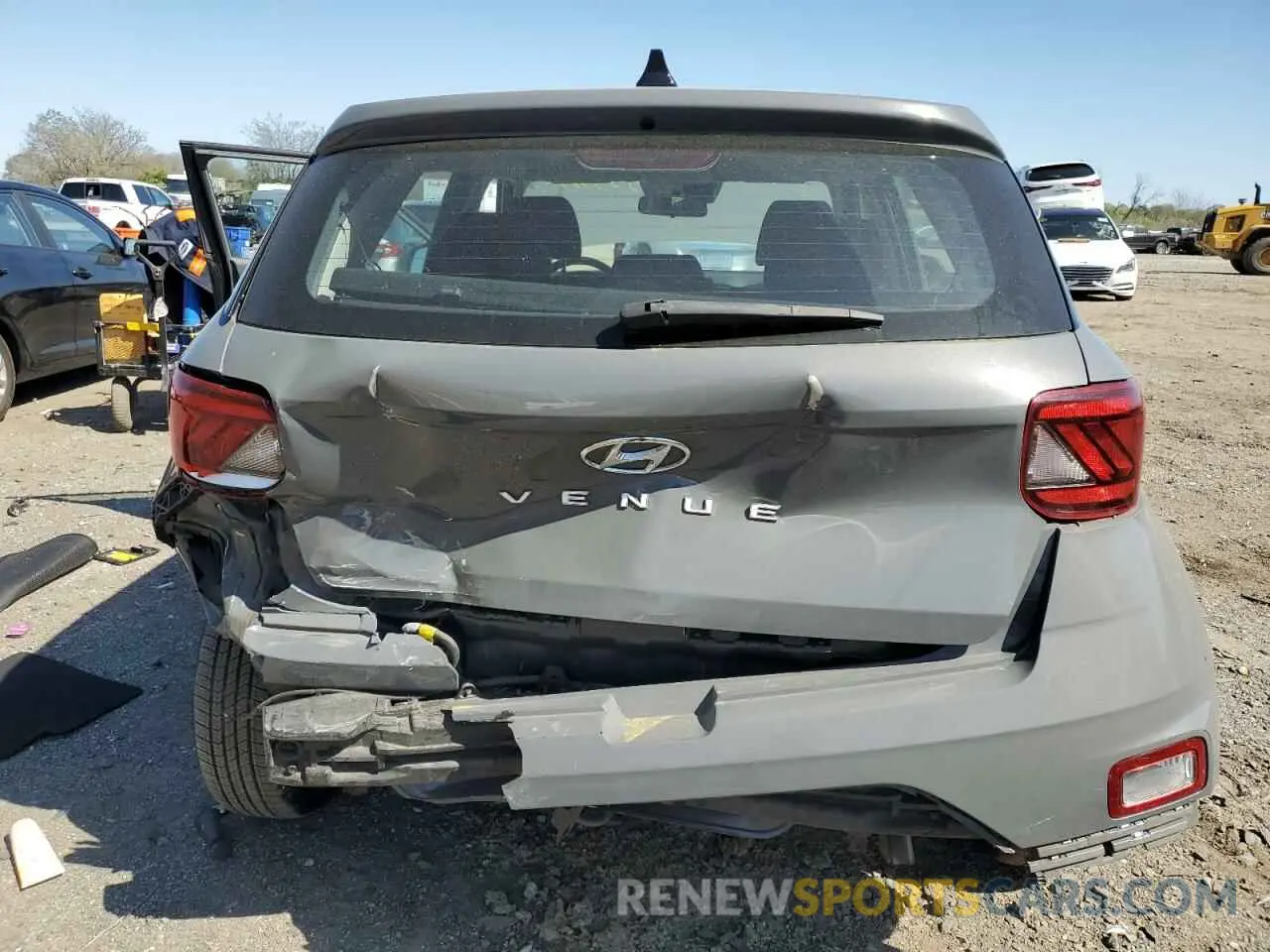 6 Photograph of a damaged car KMHRB8A37LU032591 HYUNDAI VENUE 2020