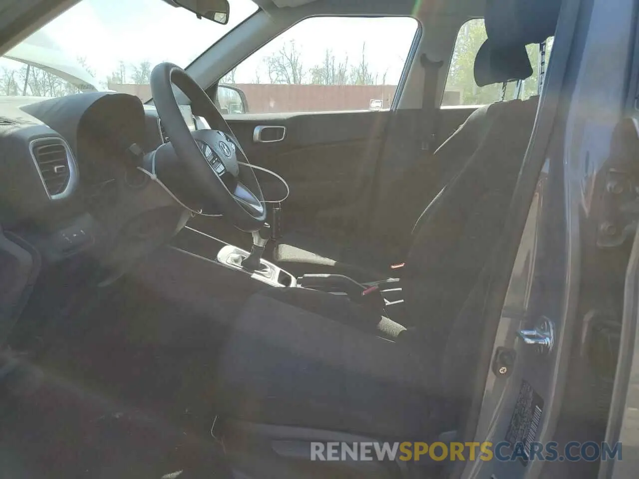 7 Photograph of a damaged car KMHRB8A37LU032591 HYUNDAI VENUE 2020