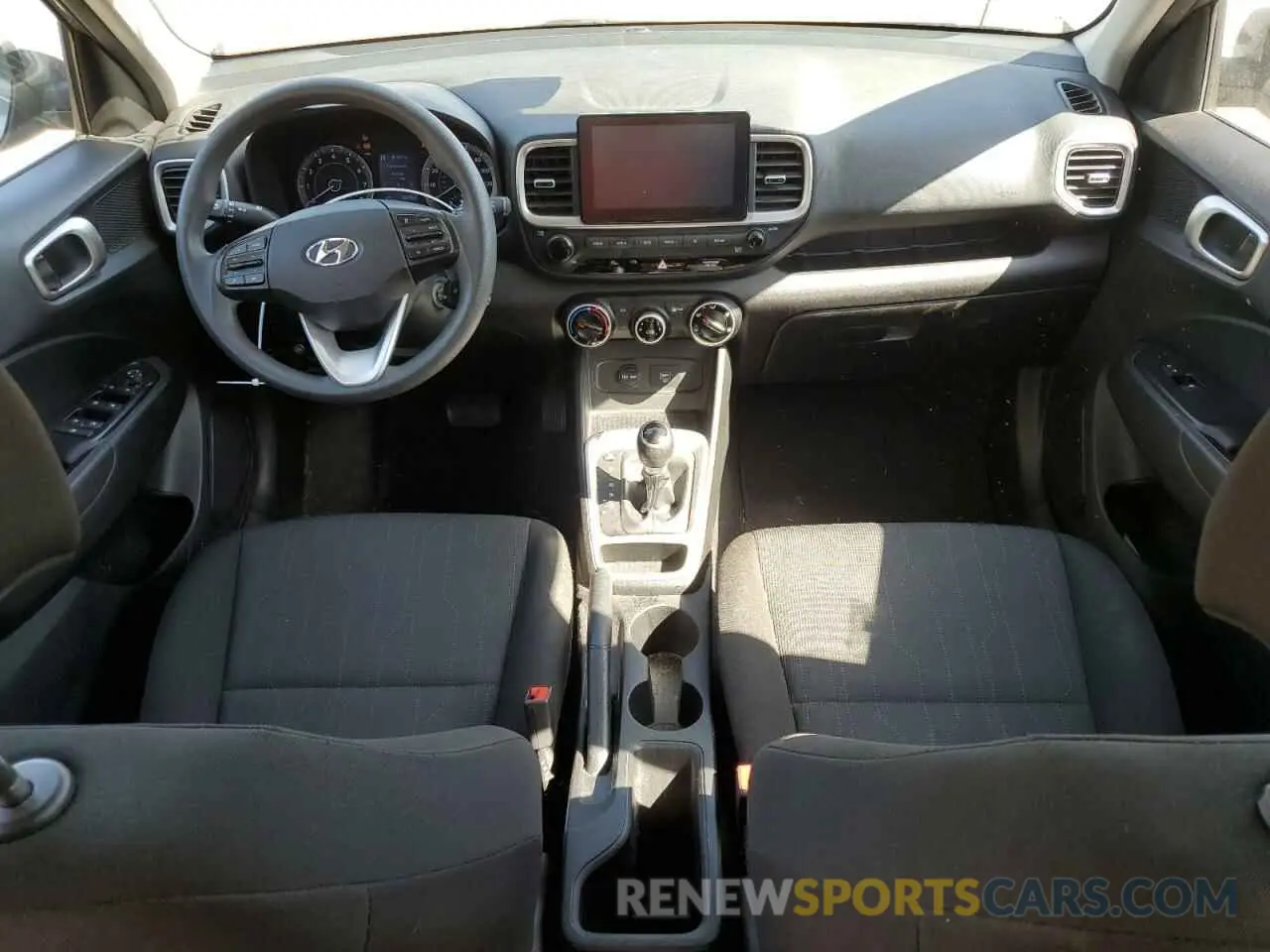 8 Photograph of a damaged car KMHRB8A37LU032591 HYUNDAI VENUE 2020