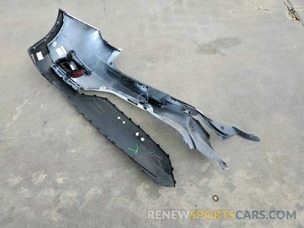 13 Photograph of a damaged car KMHRB8A39LU037520 HYUNDAI VENUE 2020