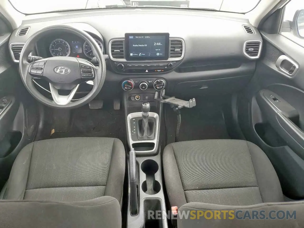 8 Photograph of a damaged car KMHRB8A39LU037520 HYUNDAI VENUE 2020