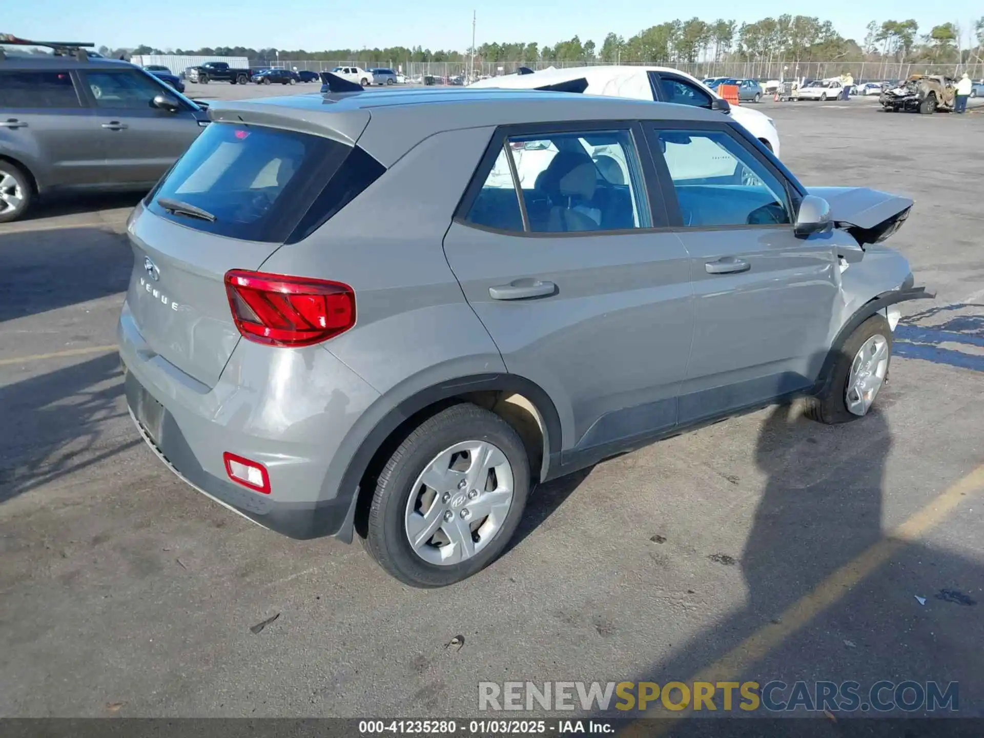 4 Photograph of a damaged car KMHRB8A3XLU025683 HYUNDAI VENUE 2020