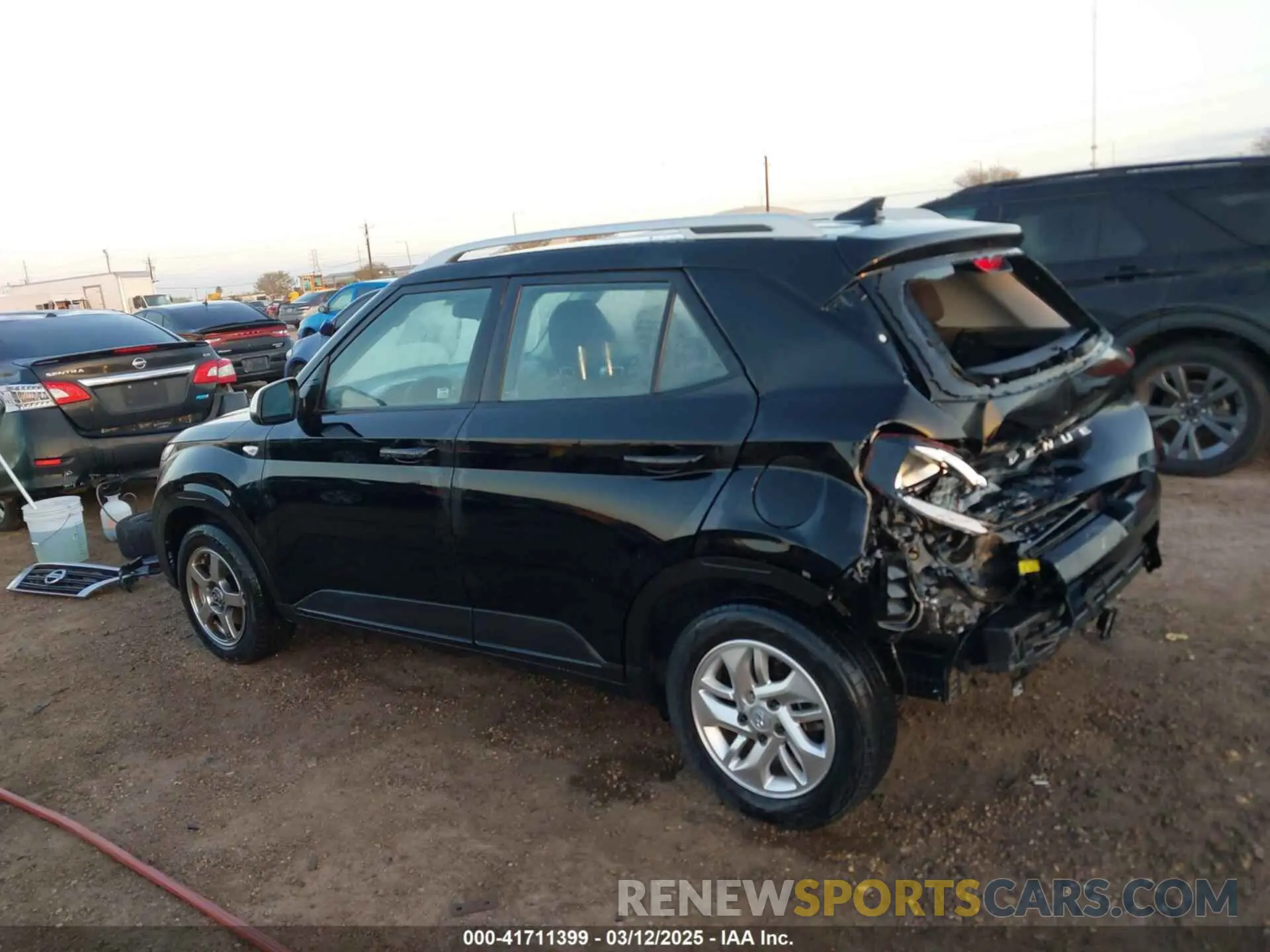 15 Photograph of a damaged car KMHRC8A31LU018571 HYUNDAI VENUE 2020