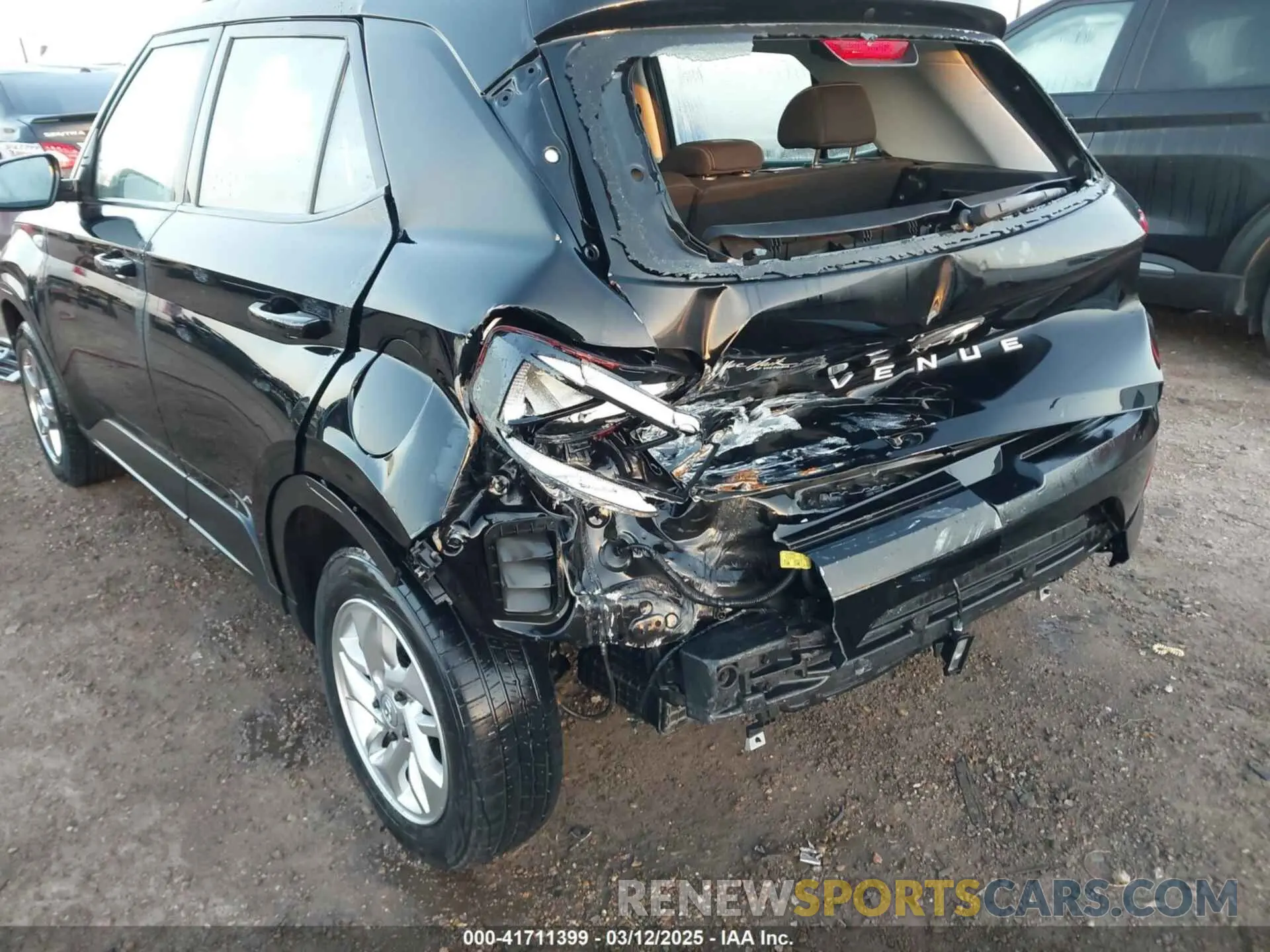 6 Photograph of a damaged car KMHRC8A31LU018571 HYUNDAI VENUE 2020