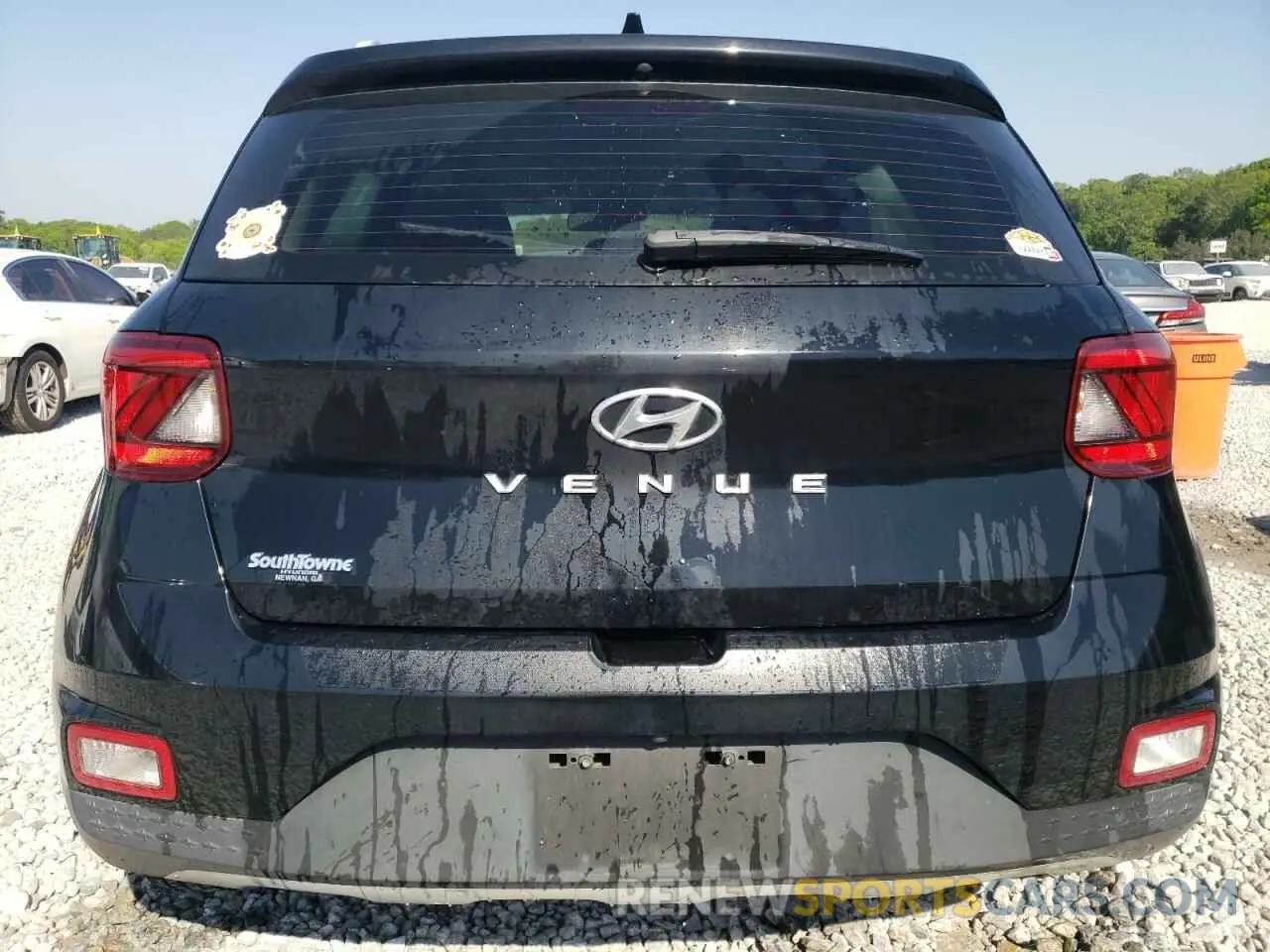 6 Photograph of a damaged car KMHRC8A34LU037938 HYUNDAI VENUE 2020