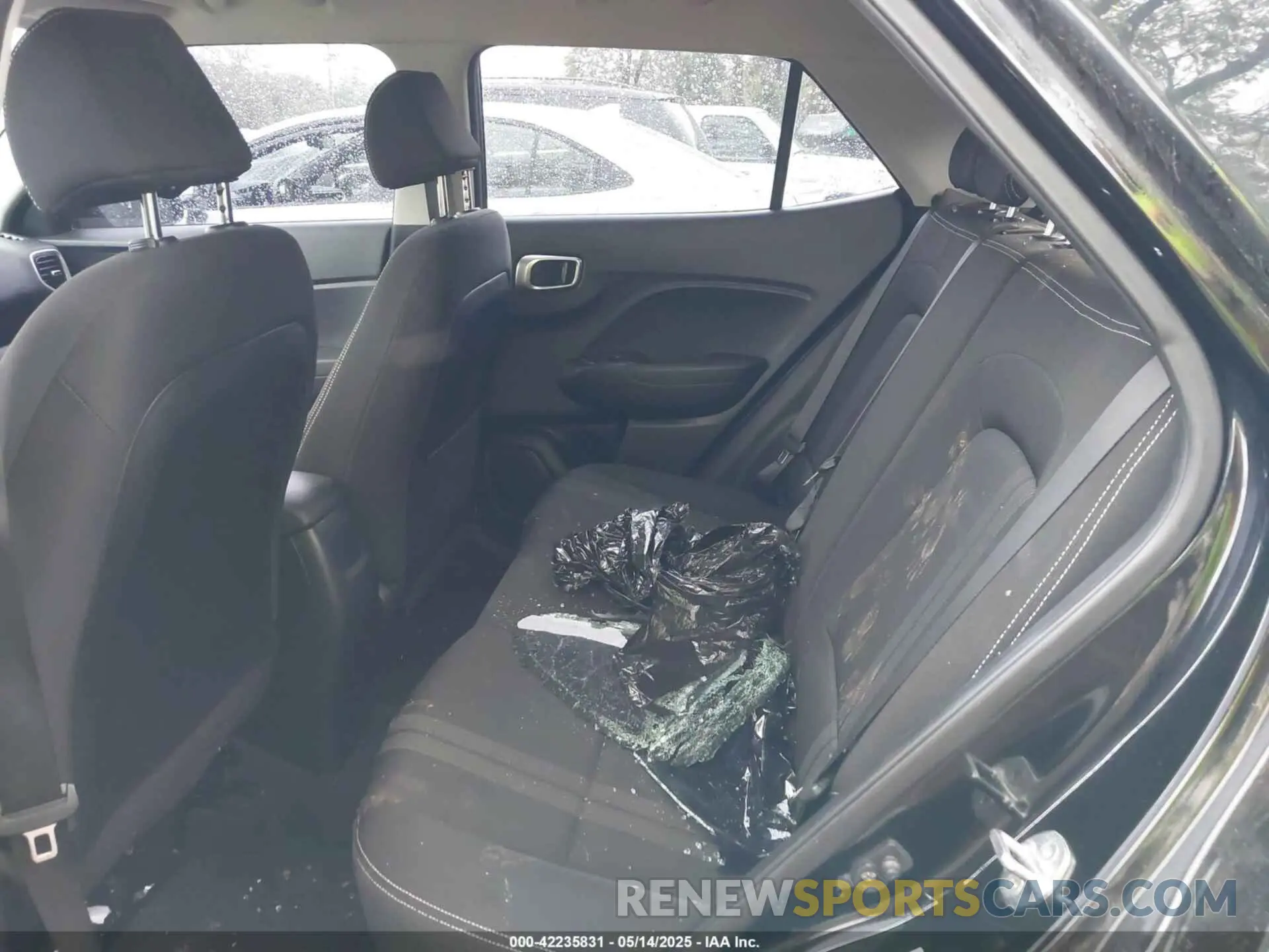 8 Photograph of a damaged car KMHRC8A34LU058417 HYUNDAI VENUE 2020