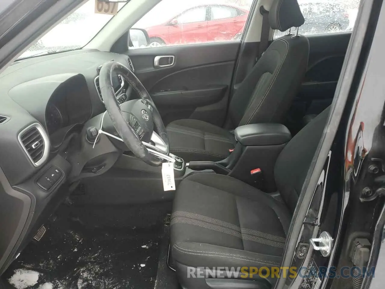 7 Photograph of a damaged car KMHRC8A36LU059391 HYUNDAI VENUE 2020