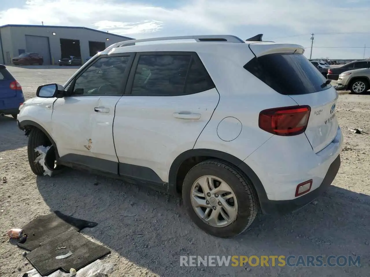 2 Photograph of a damaged car KMHRC8A3XLU017418 HYUNDAI VENUE 2020