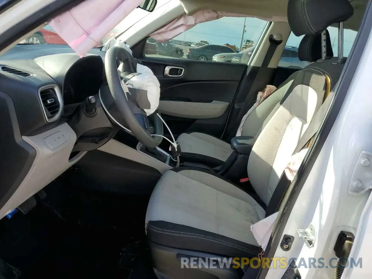 7 Photograph of a damaged car KMHRC8A3XLU017418 HYUNDAI VENUE 2020