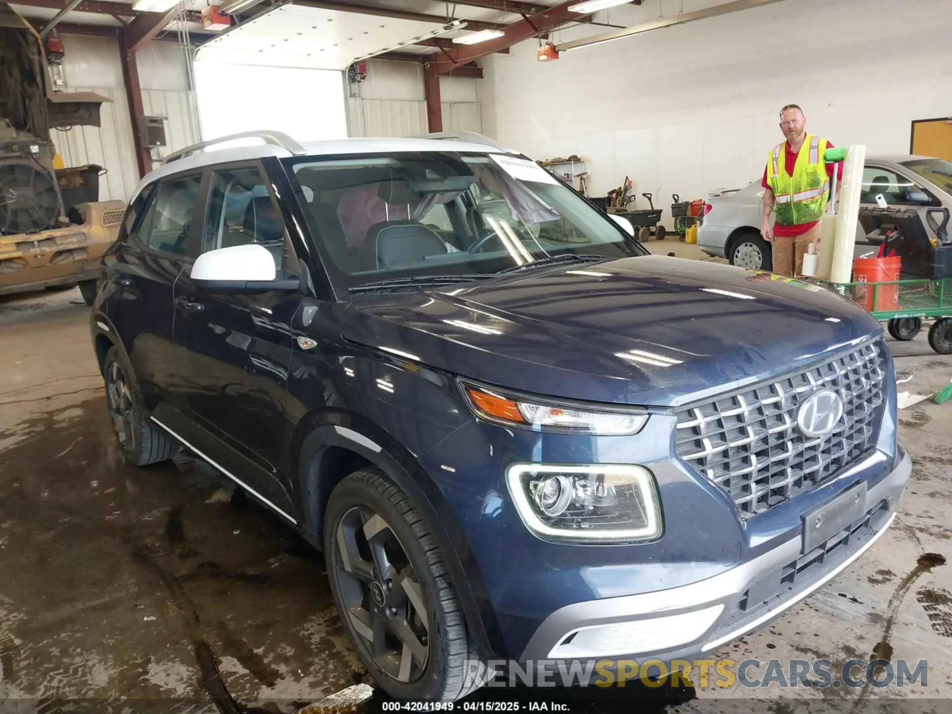 1 Photograph of a damaged car KMHRC8A3XLU029083 HYUNDAI VENUE 2020