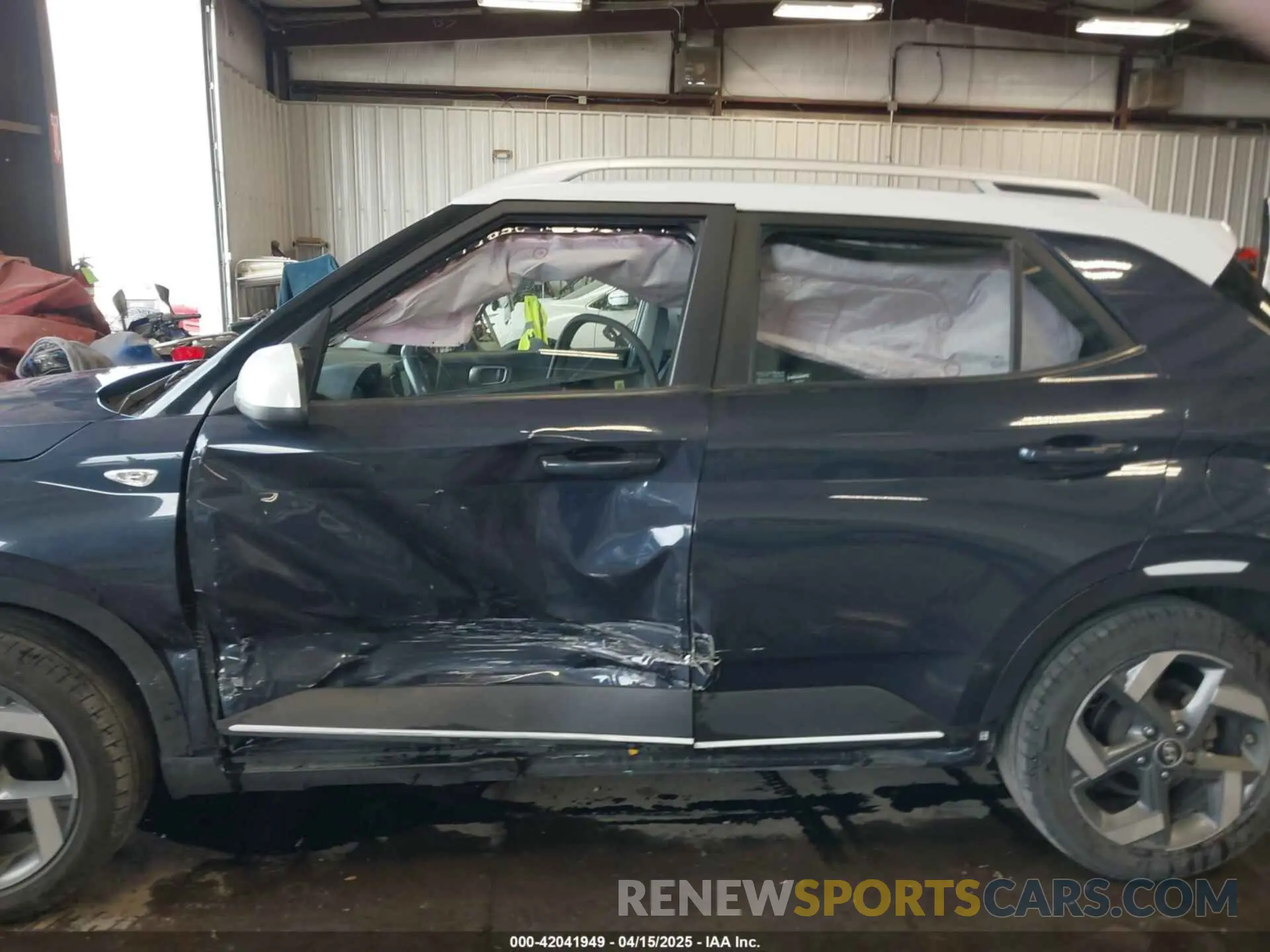 14 Photograph of a damaged car KMHRC8A3XLU029083 HYUNDAI VENUE 2020