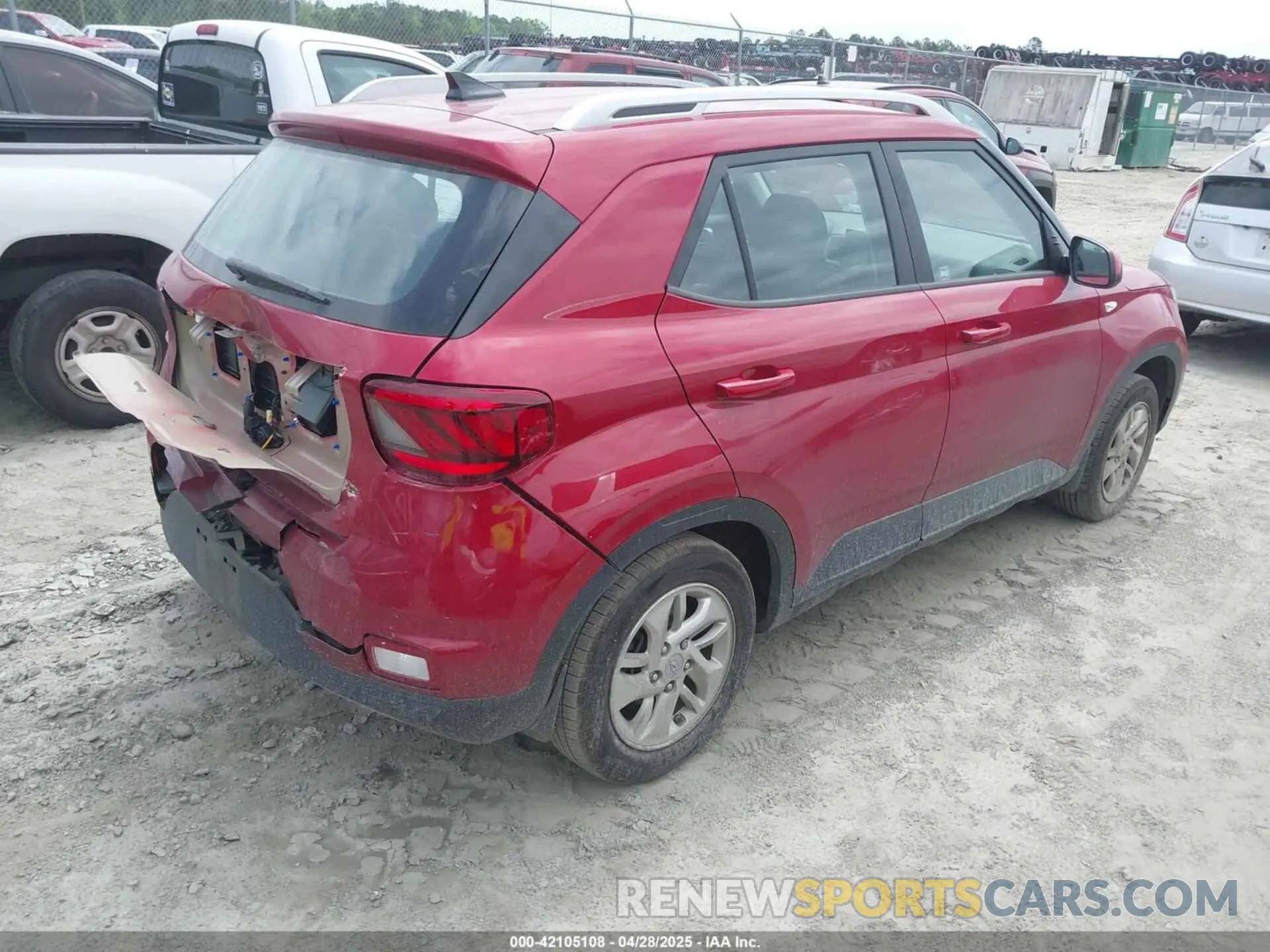 4 Photograph of a damaged car KMHRC8A3XLU038298 HYUNDAI VENUE 2020