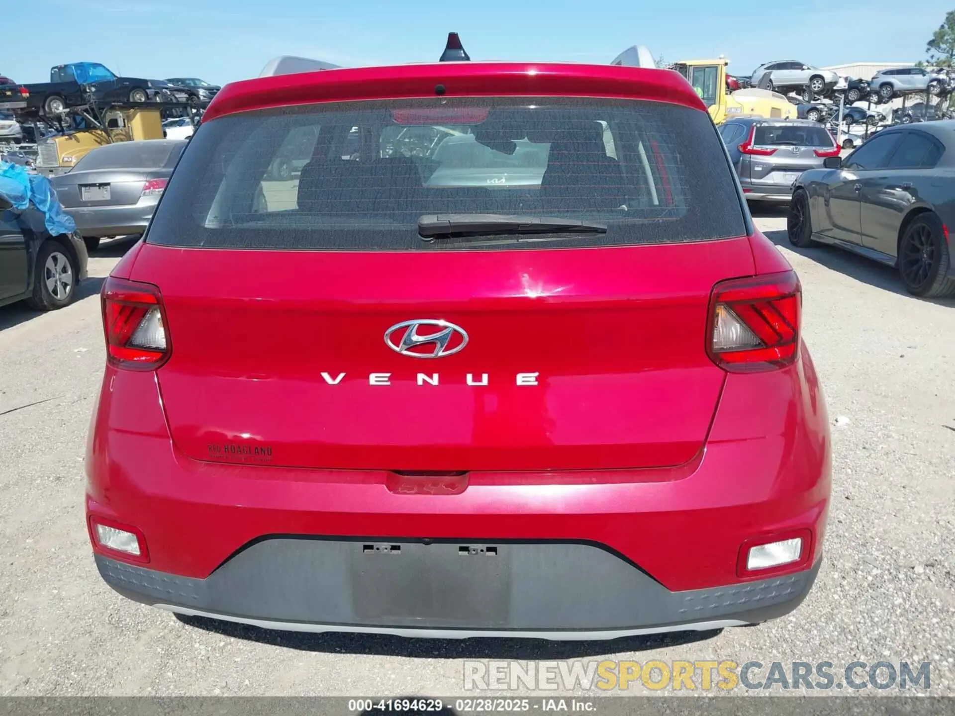 17 Photograph of a damaged car KMHRC8A3XLU040715 HYUNDAI VENUE 2020