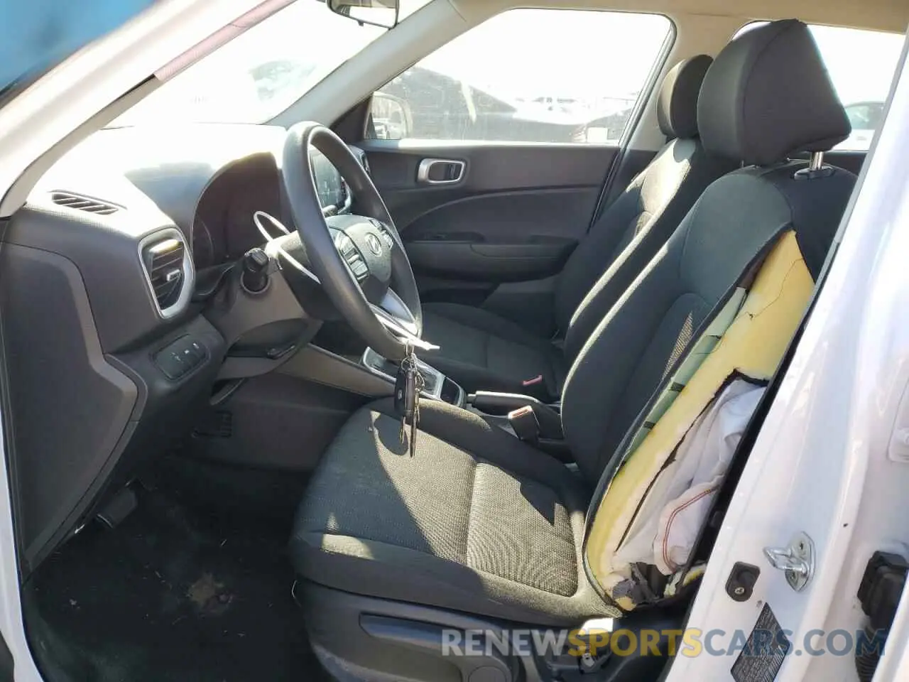 7 Photograph of a damaged car KMHRB8A30MU068317 HYUNDAI VENUE 2021