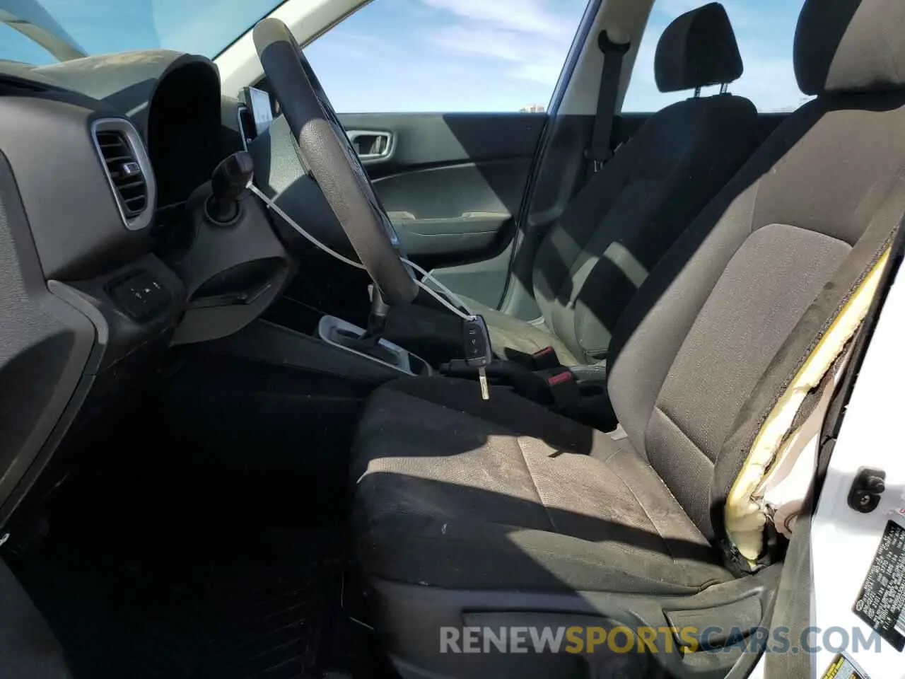 7 Photograph of a damaged car KMHRB8A30MU115006 HYUNDAI VENUE 2021