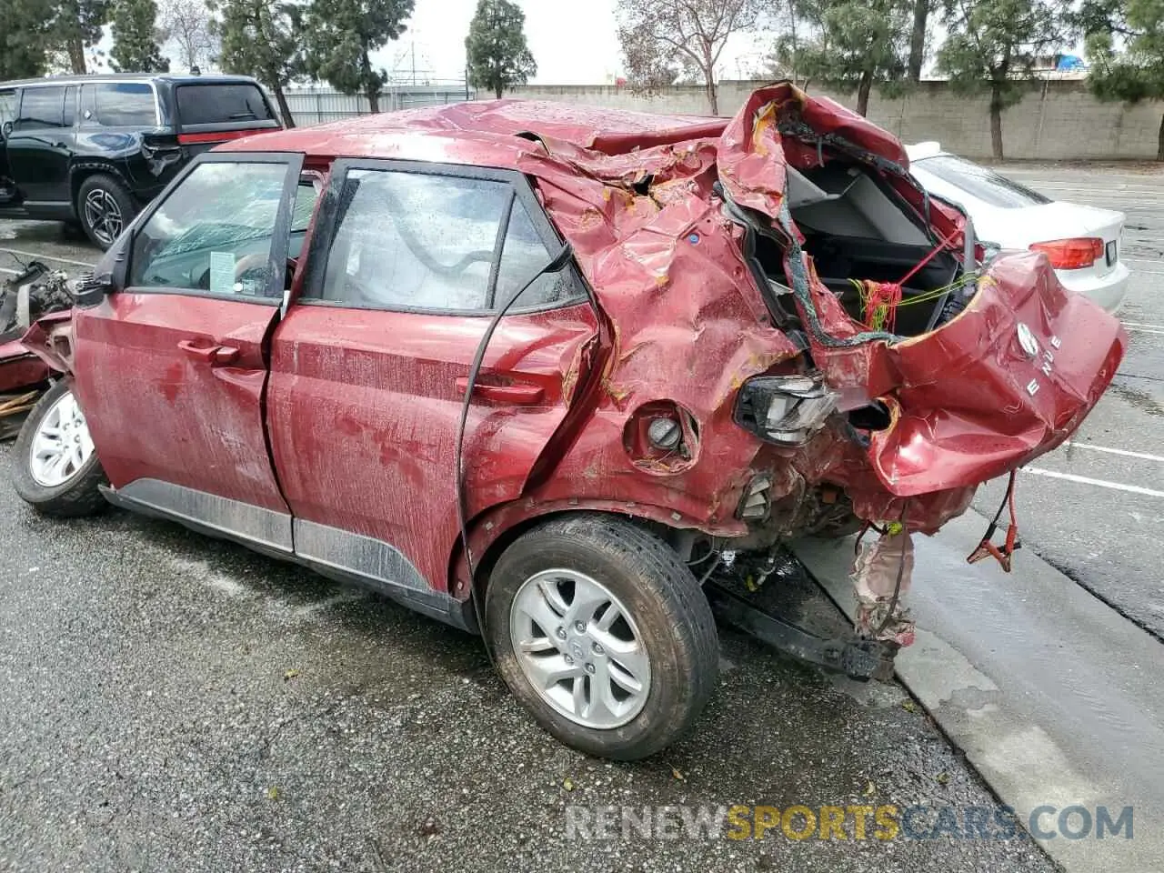 2 Photograph of a damaged car KMHRB8A31MU096269 HYUNDAI VENUE 2021